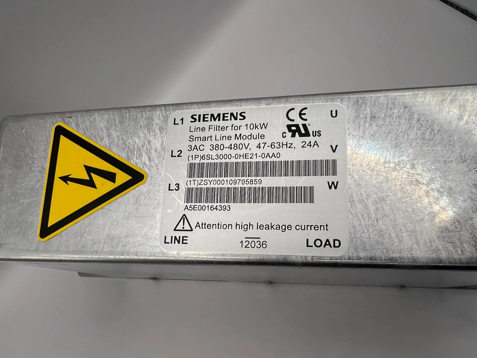Siemens 6SL3000-0HE21-0AA0 Line Filter 480V AC 3-Phase - Image 1