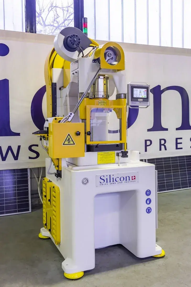 Silicon+ STA 30 High-Speed Automatic Punching Press 300 kN, 100-600 spm - Thumbnail 4