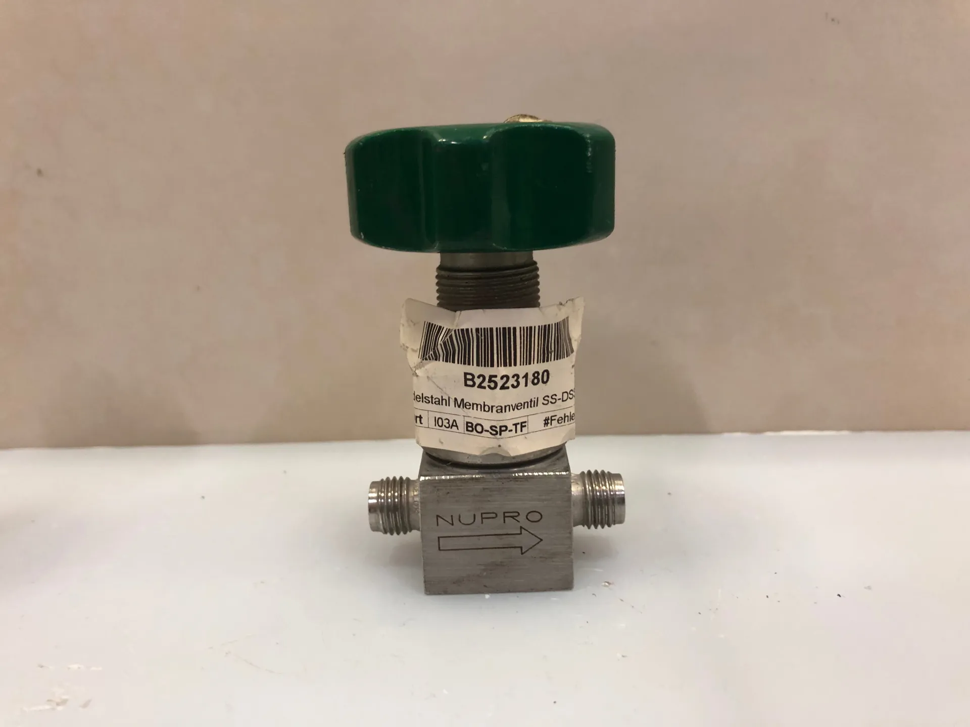1x NUPRO SS-DSS6MM Stainless Steel Needle Valve - Thumbnail 5