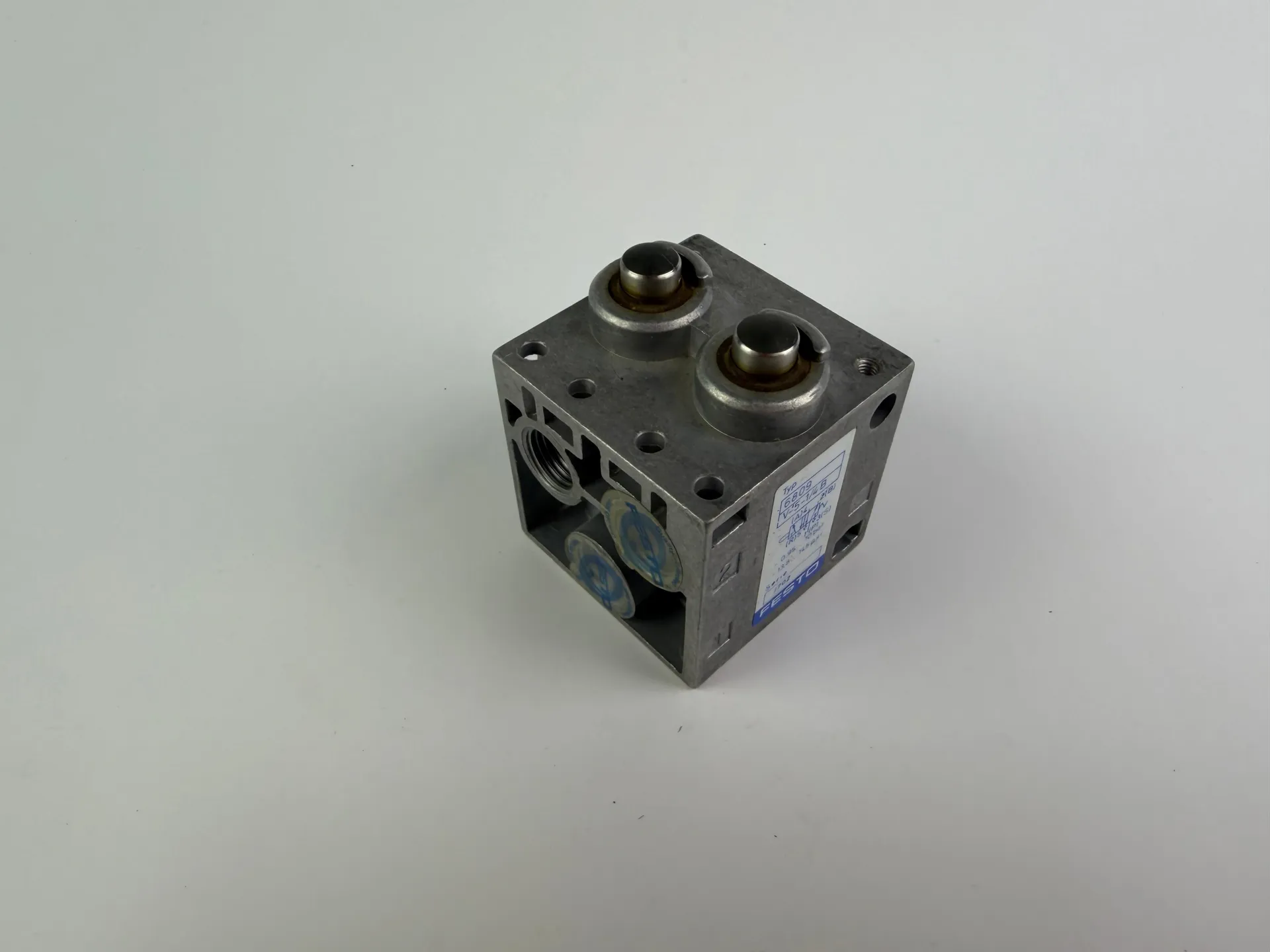Festo 6809 V-5-1/4-B Stem Actuated Valve - Image 1