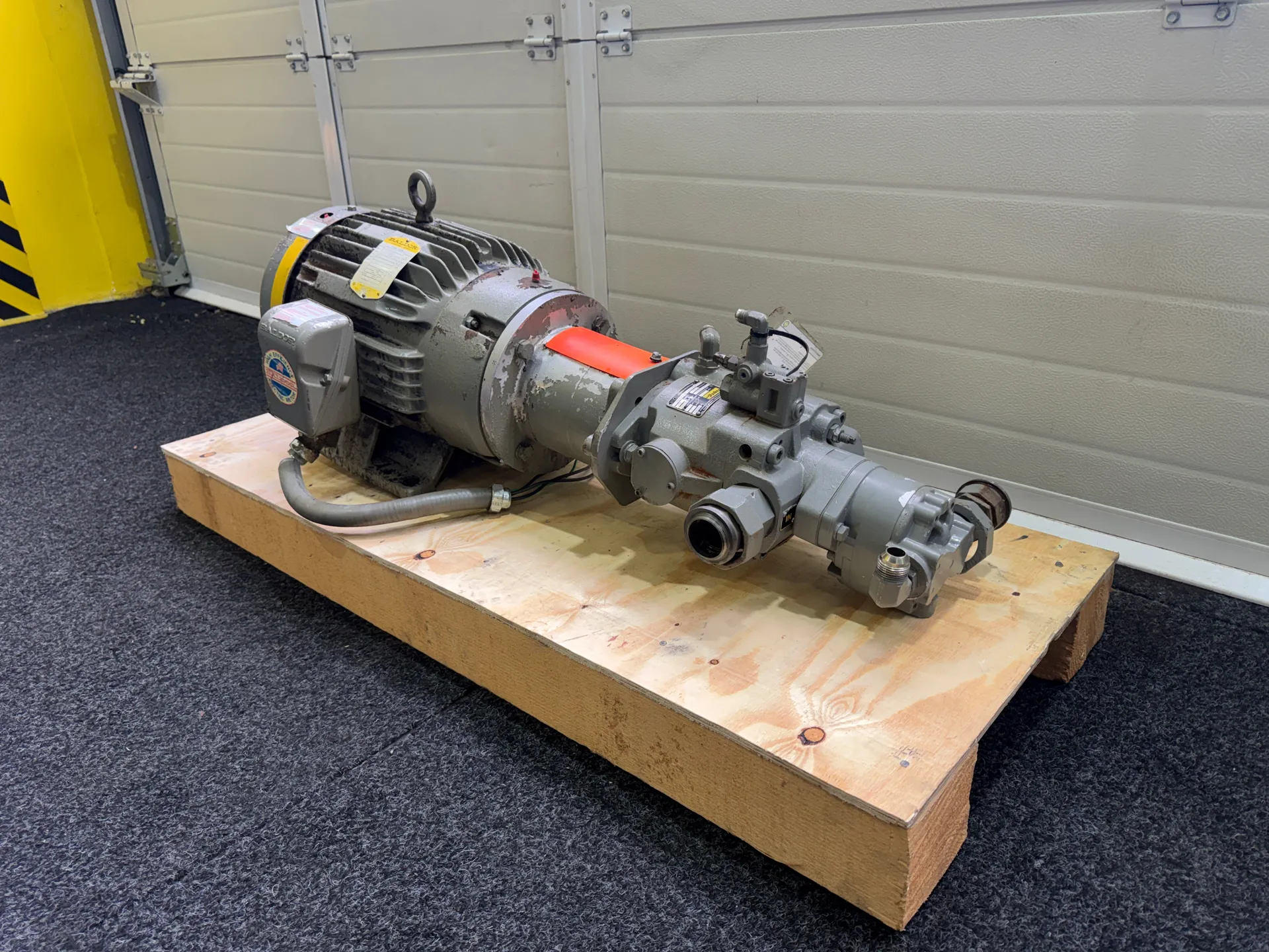 Parker PVP23303R26A2A20 Hydraulic Piston Pump + Baldor CM2333T 15HP Motor 230/460V - Thumbnail 3