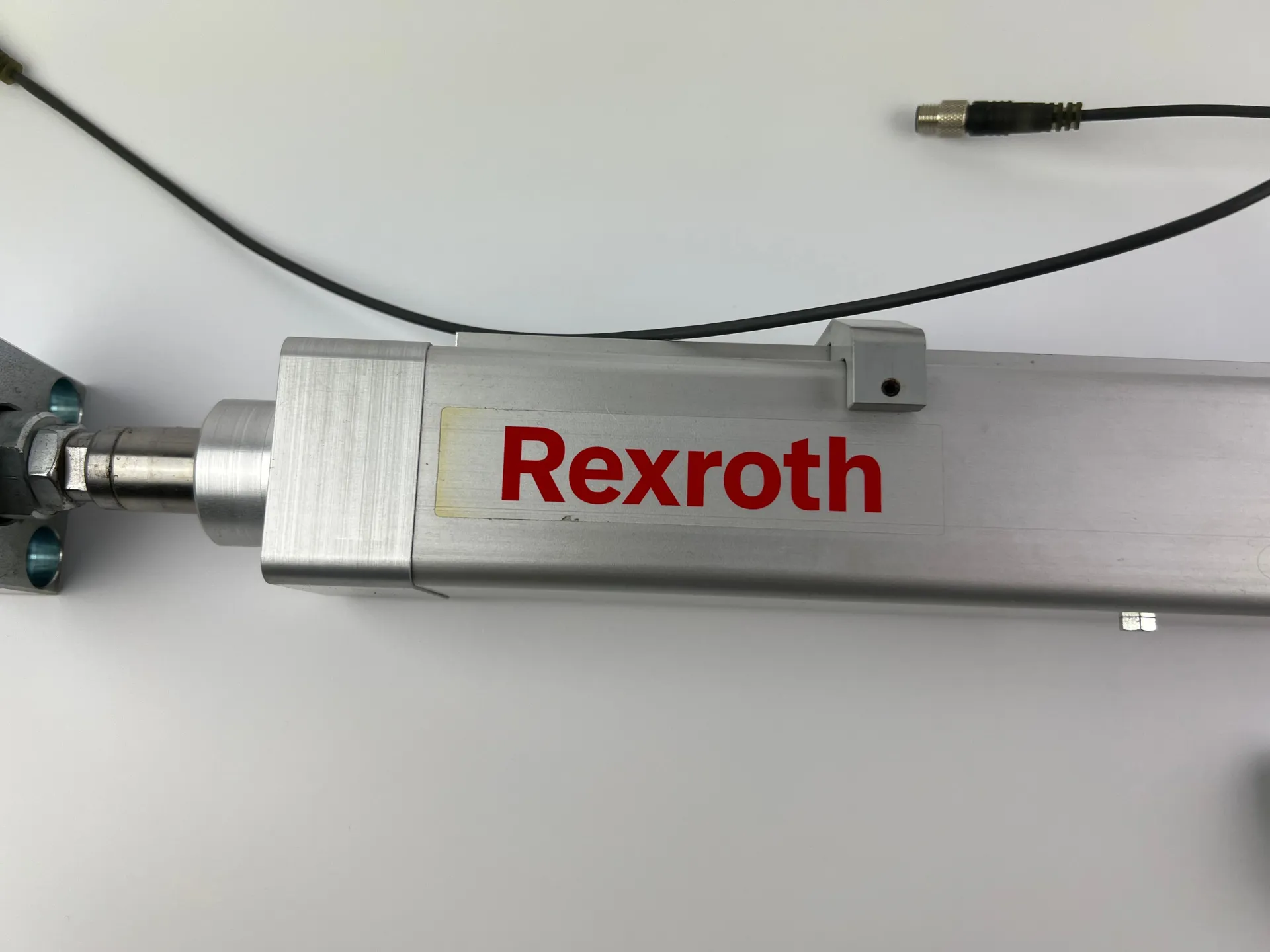 Rexroth EMC-040-NN-2 + MSM031C-0300-NN-M5-MH1 Smax=250mm Linear Actuator + Servo - Thumbnail 2