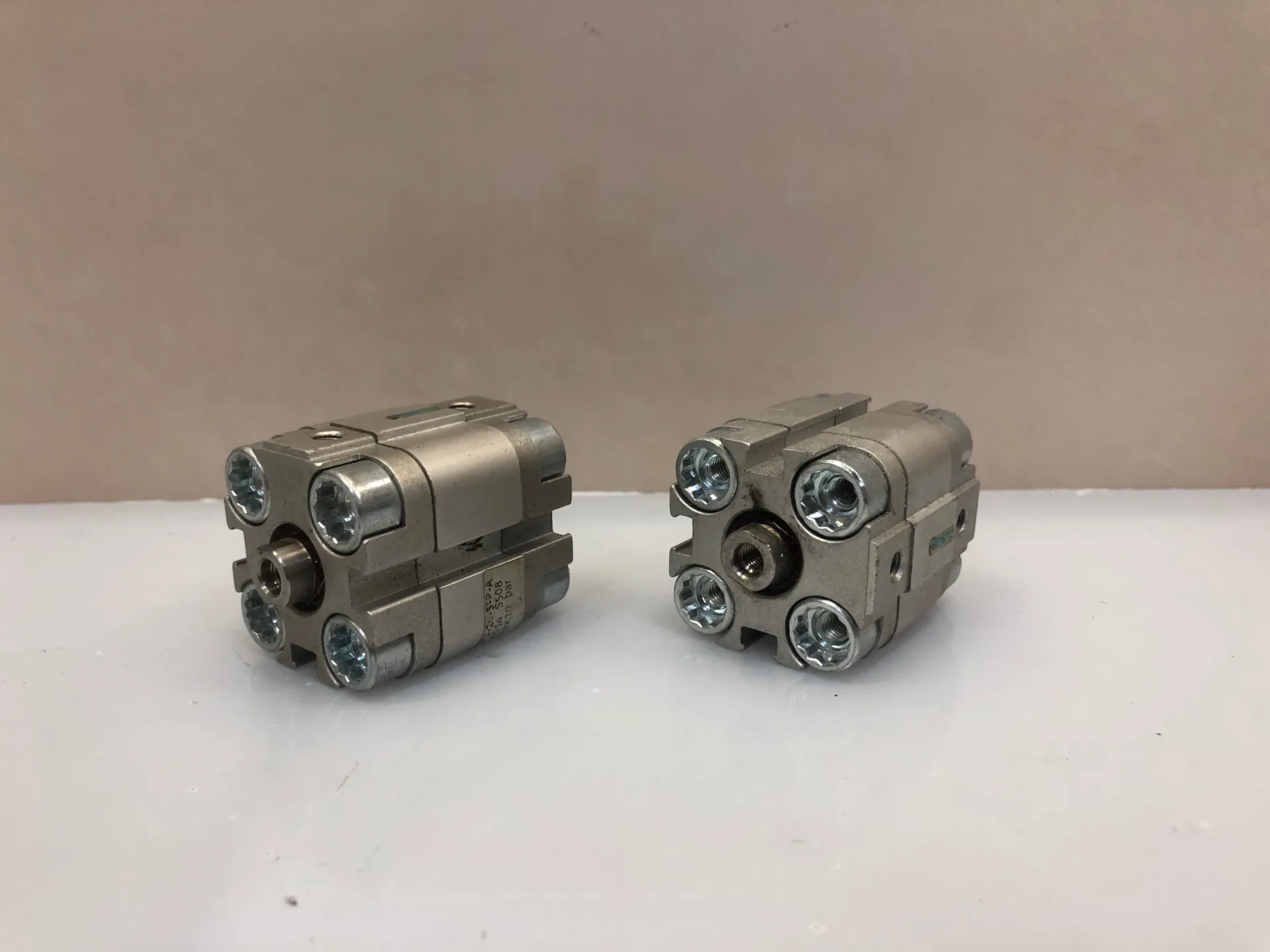 1x FESTO ADVU-20-5-P-A 156514 Compact Pneumatic Cylinder 20mm Bore 5mm Stroke - Image 1