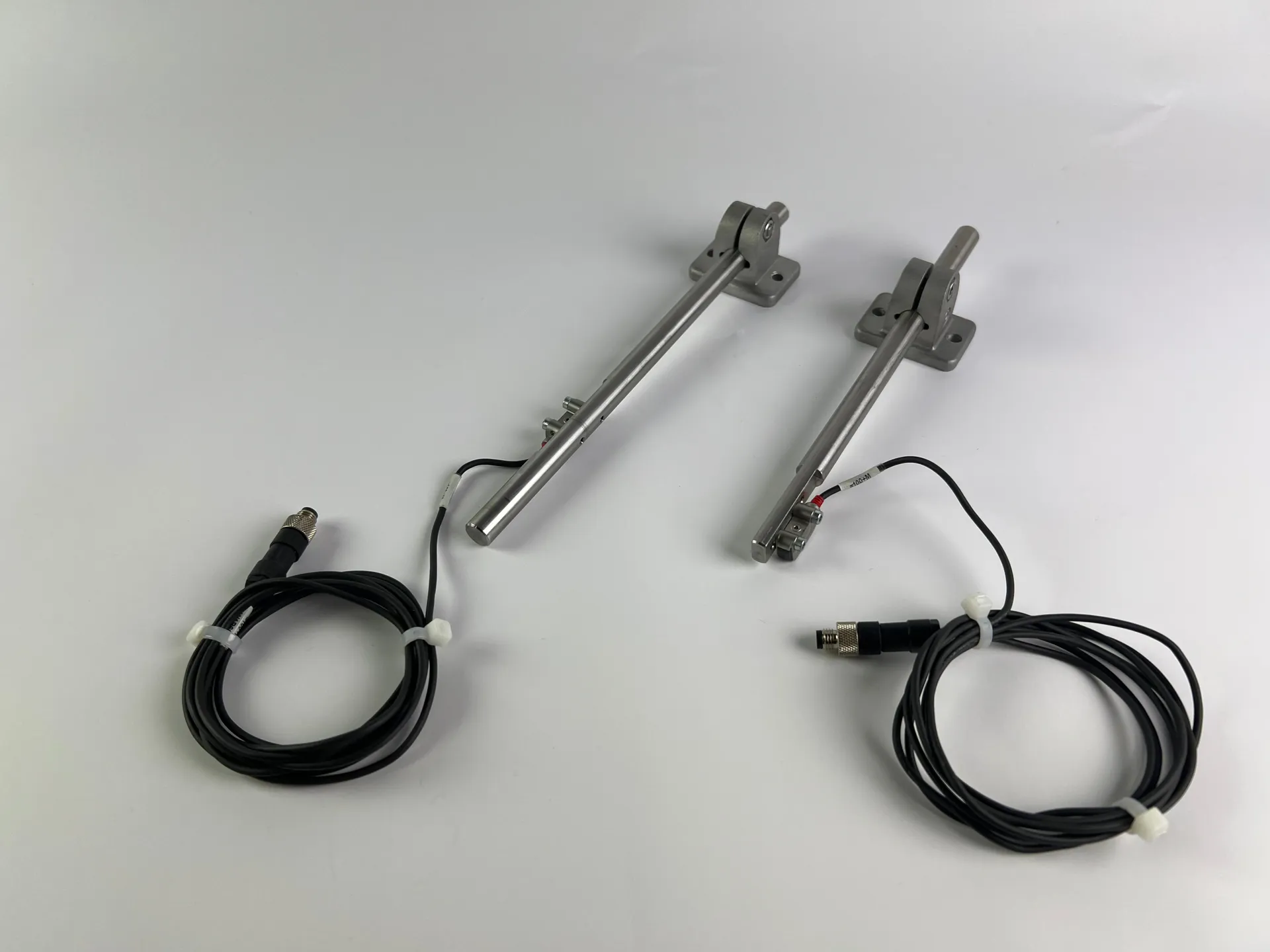 1x Keyence PR-M51P3 Photoelectric Sensor + 200cm Cable + Metal Mounting Stand - Thumbnail 8