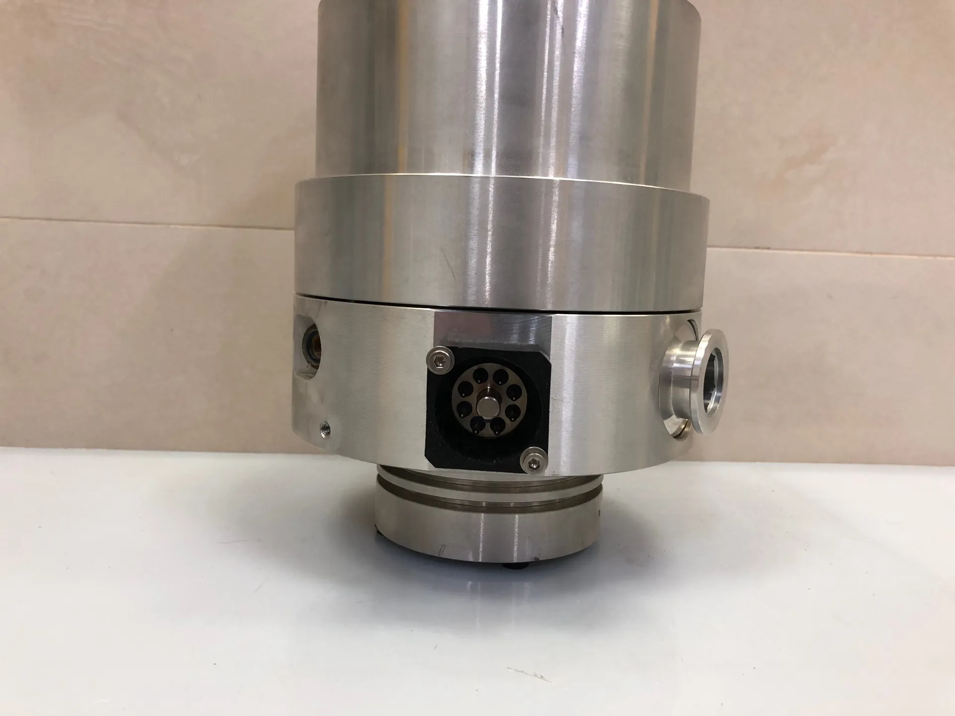 Leybold TURBOVAC TMP 361 Turbomolecular Vacuum Pump – 750Hz, Model 85670 - Thumbnail 4