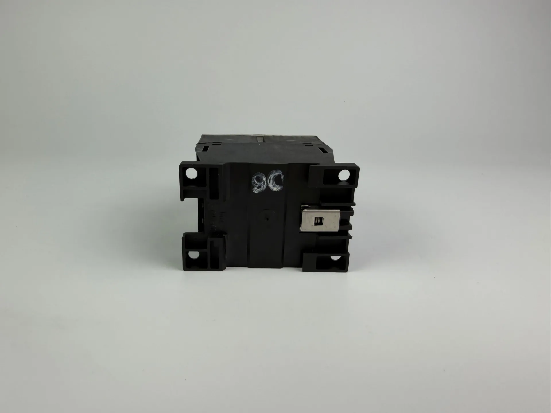 Eaton Moeller XTCE012B10 Contactor + DIL M32-XHI11 Auxiliary Contact Block (21NC / 33NO) - Thumbnail 9