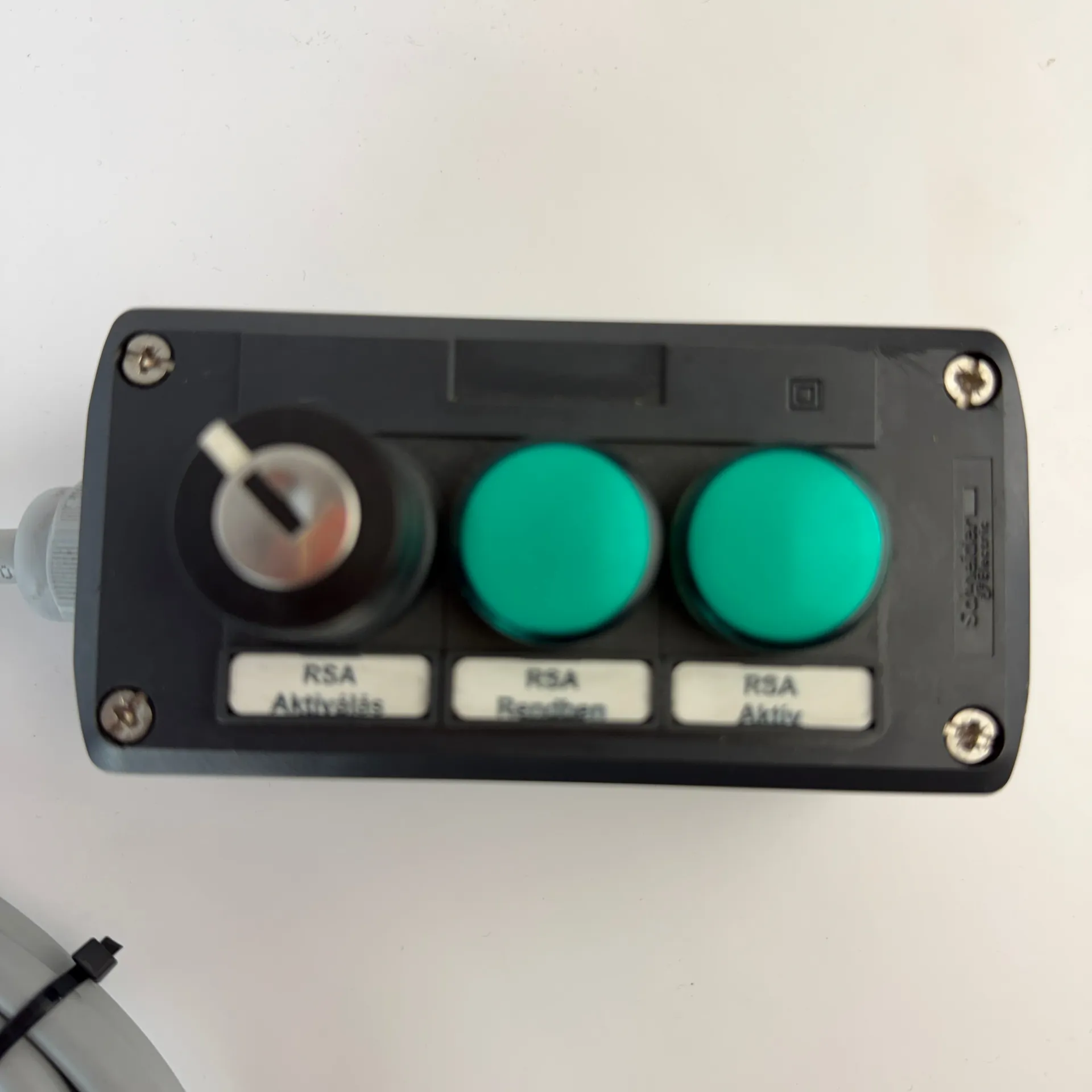 Schneider Electric XAL Control Station with Key Selector & 2 Green Pilot Lights, 2.2m Cable - Thumbnail 3