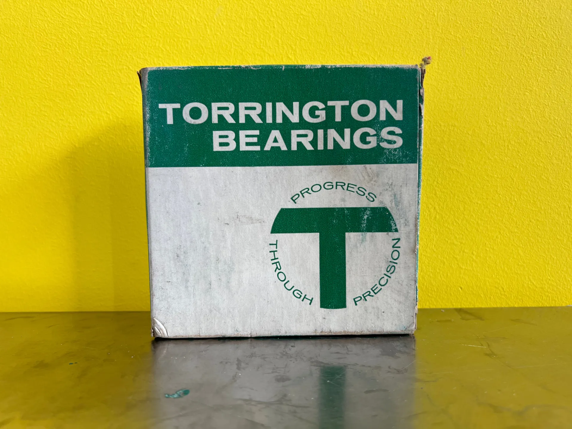 Torrington 22214 VJ W33 C3 Spherical Roller Bearing – 70x125x31 mm - Image 1