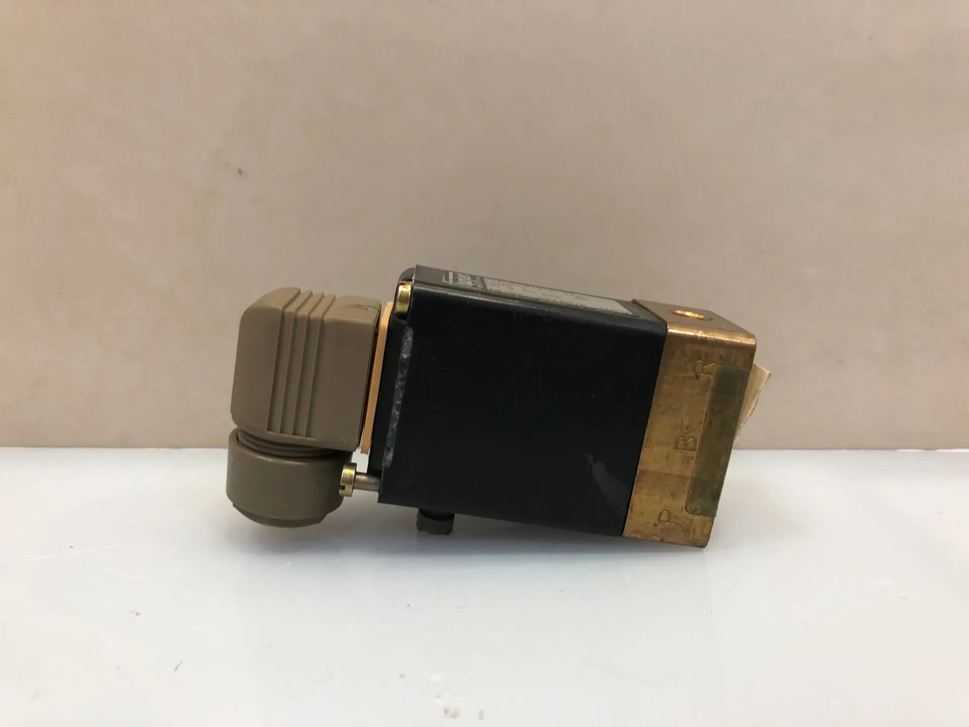 Burkert 331-D-3.0-B-MS Solenoid Valve 110V - Thumbnail 2
