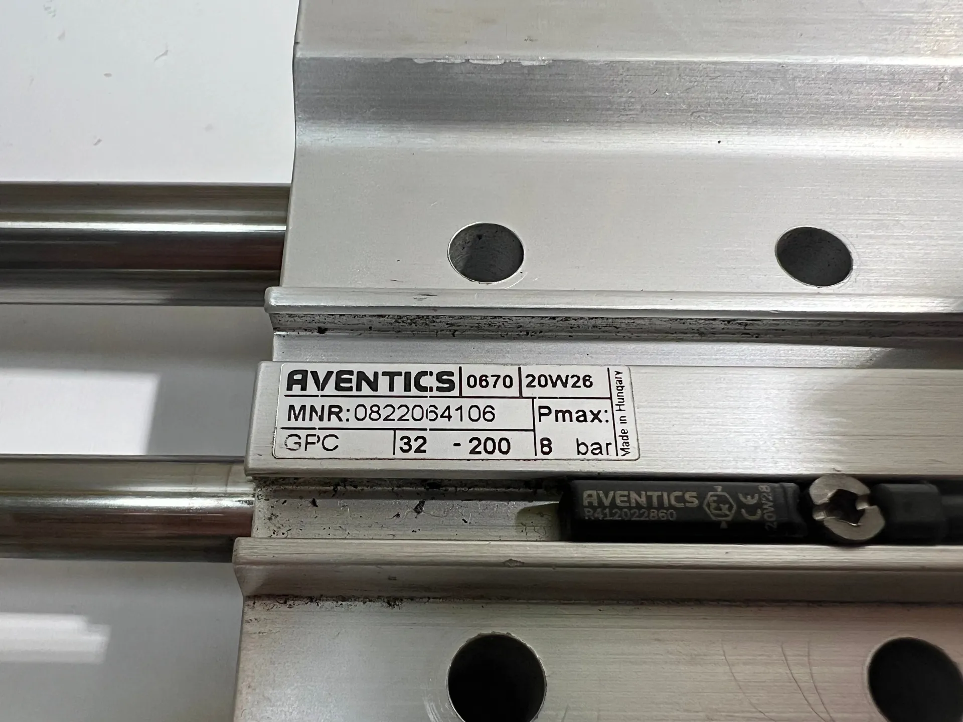 Aventics 0822064106 Guide Cylinder 10Bar with 2x Sensors R412022860 - Thumbnail 3