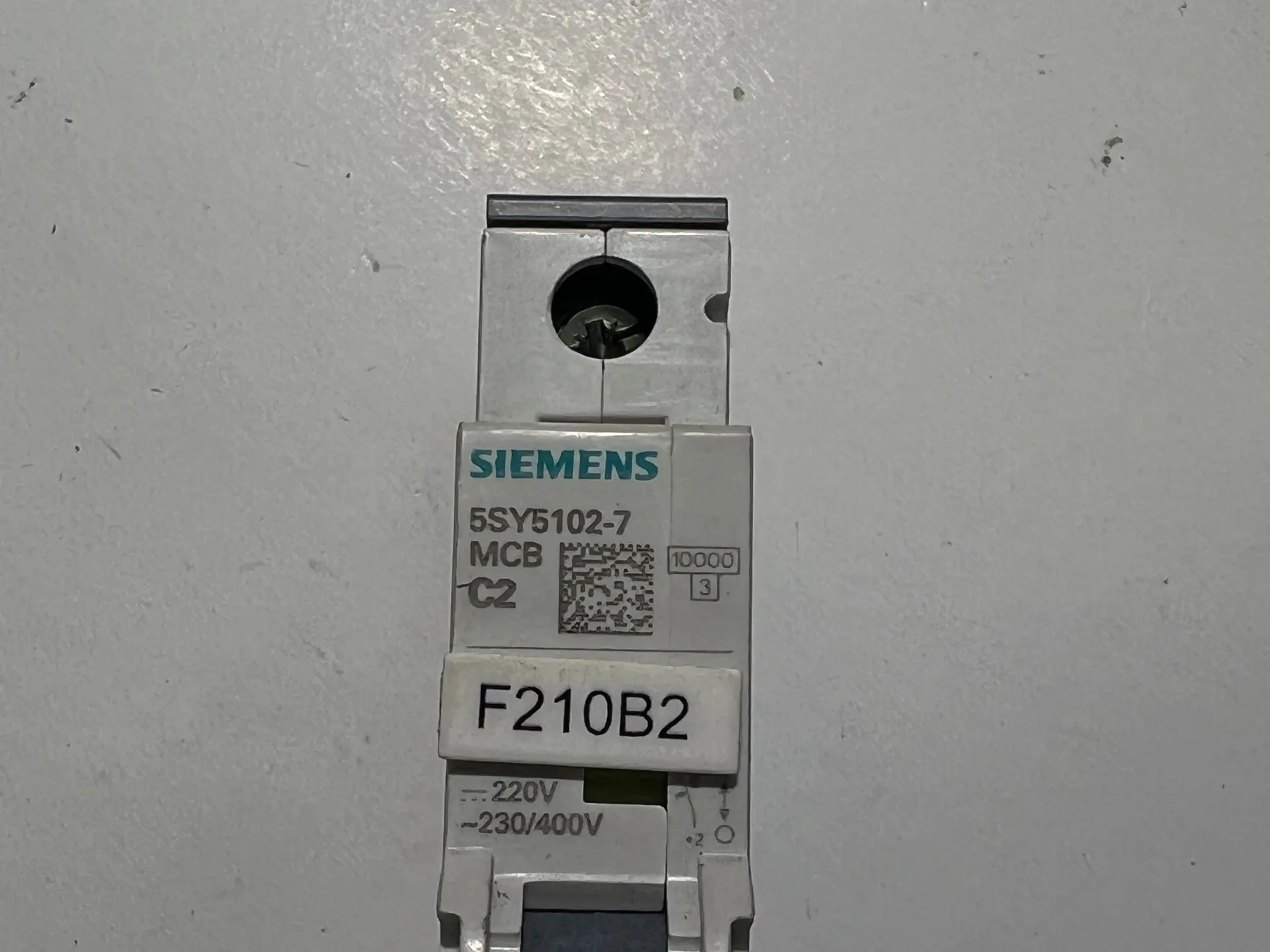 Siemens 5SY5102-7 MCB C2 Circuit Breaker - Thumbnail 3