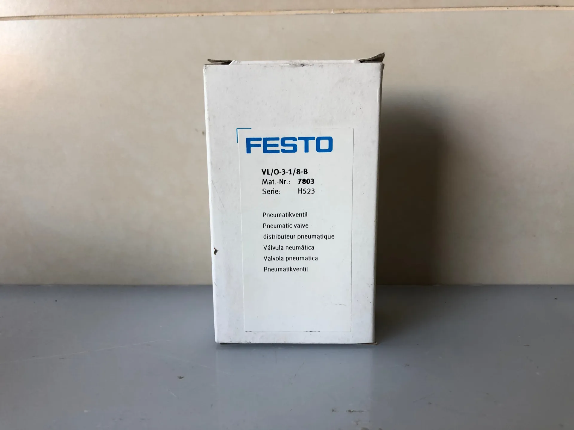1x NEW Festo VL/0-3-1/8-B 7803 Pneumatic Valve – 3/2 Way Manual 1/8" Port - Image 1