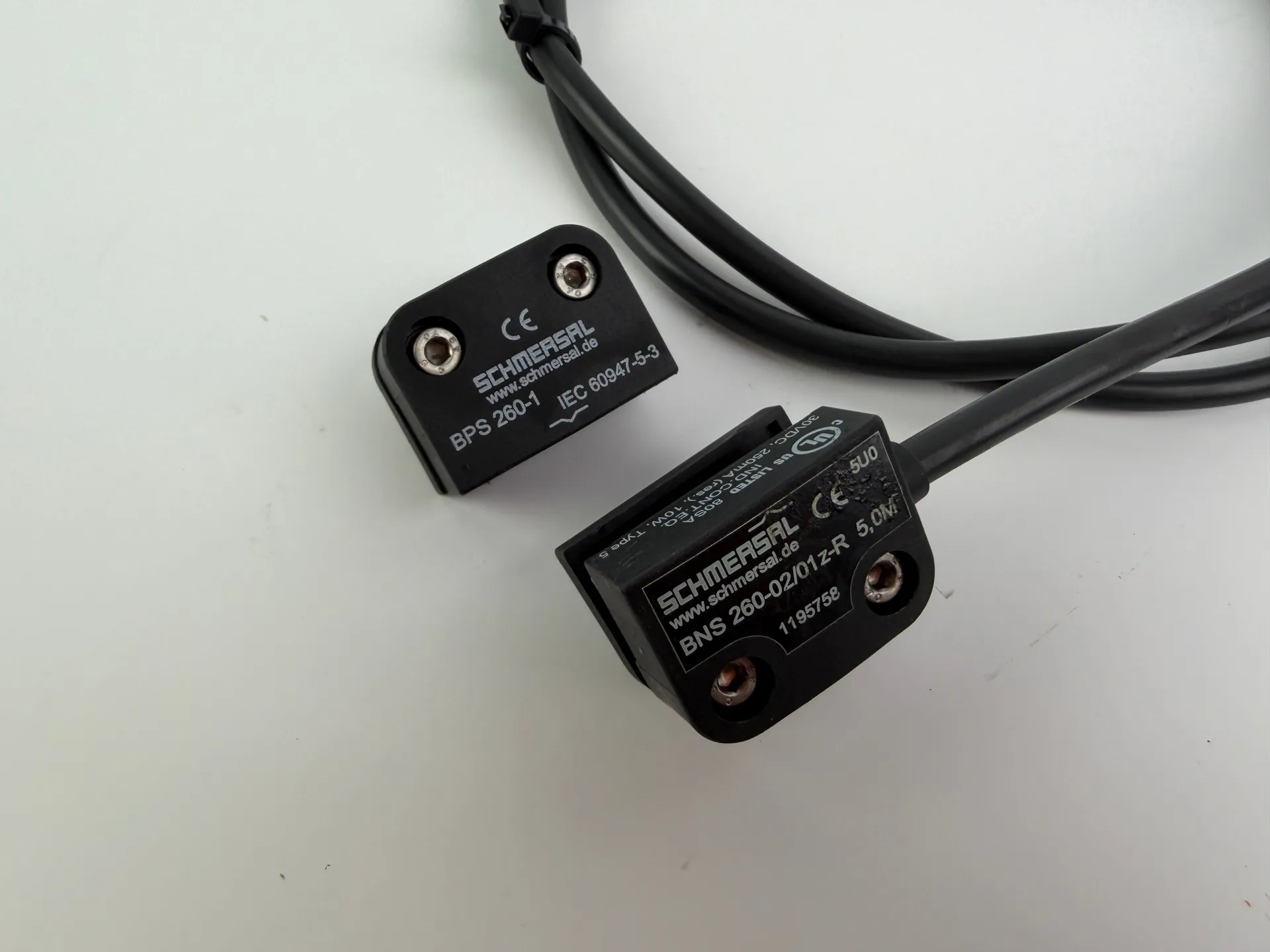 1x SCHMERSAL BNS 260-02/01Z-R 5.0M Magnetic Safety Sensor + BPS 260-1 Receiver - Thumbnail 6