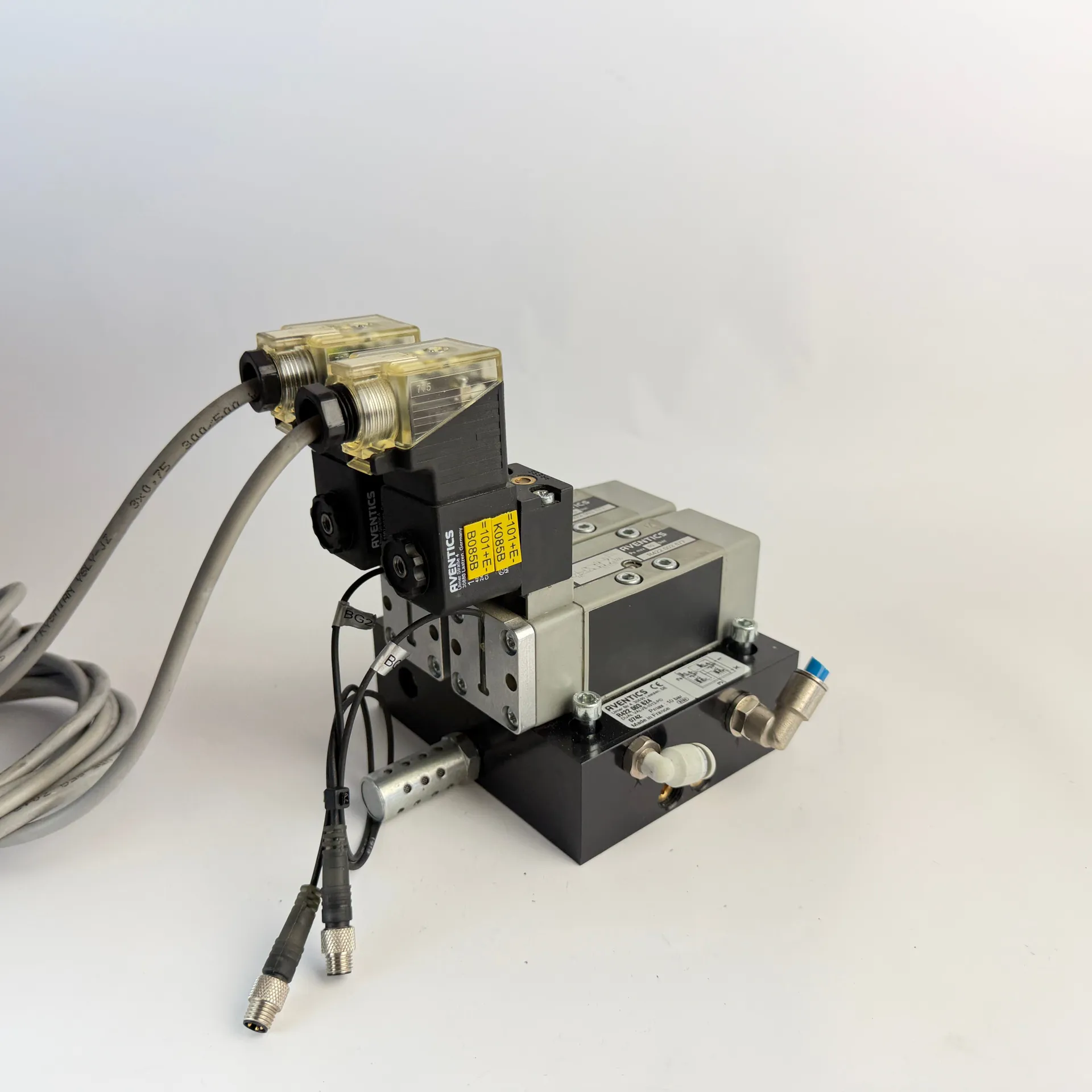 AVENTICS Dual 5/2 Directional Valve R422 002 577 w/ Valve Island R422 003 624 Sensors Coils - Thumbnail 4