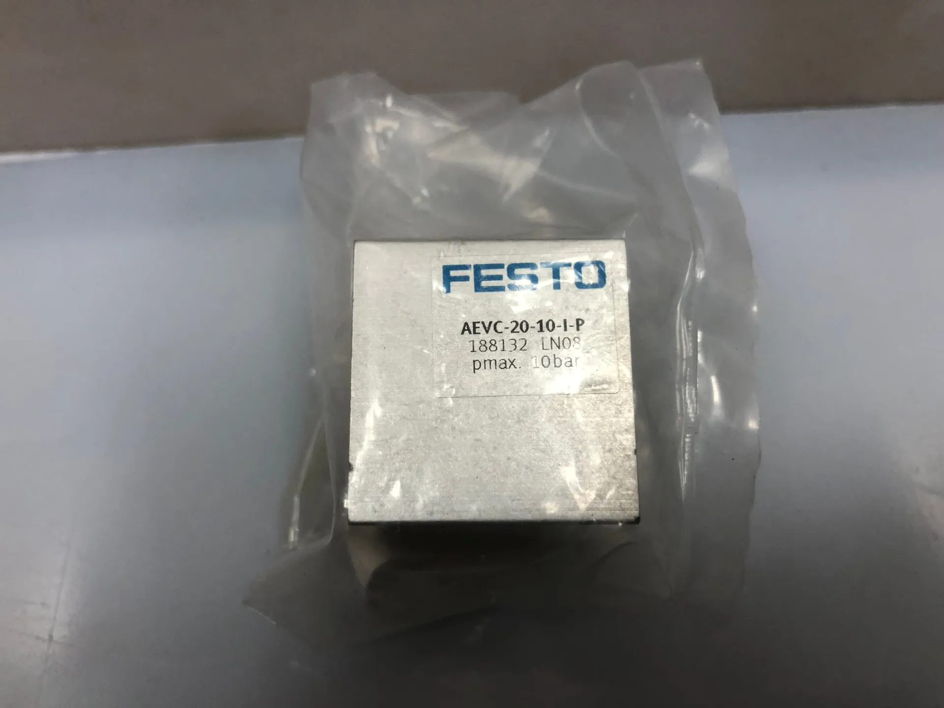 1x FESTO AEVC-20-10-I-P 188132 Compact Pneumatic Cylinder – 20mm Bore 10mm Stroke - Thumbnail 3