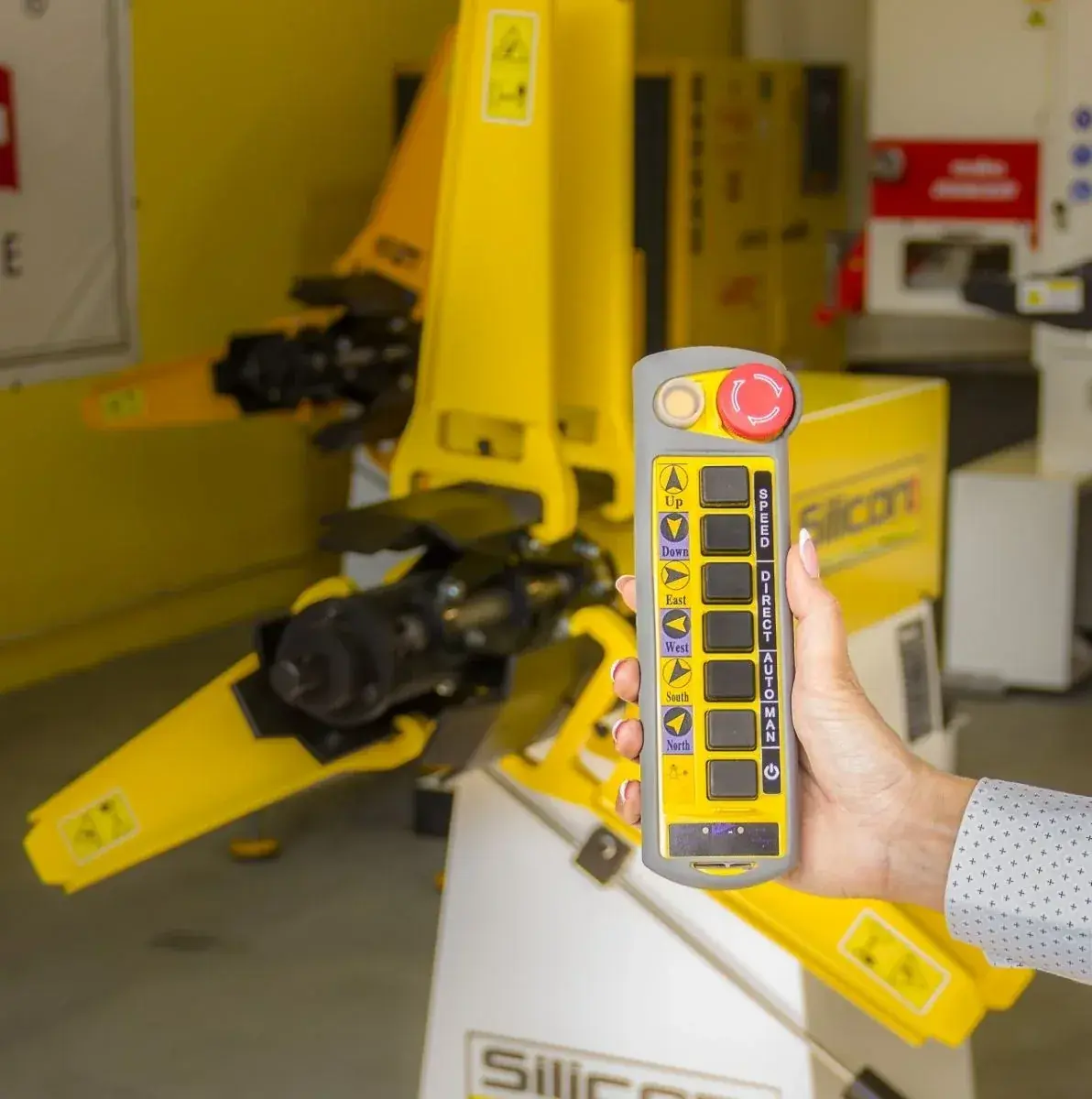 Silicon+ MOT01-300 Motorised Decoiler 1 t, Strip up to 300 mm - Thumbnail 2
