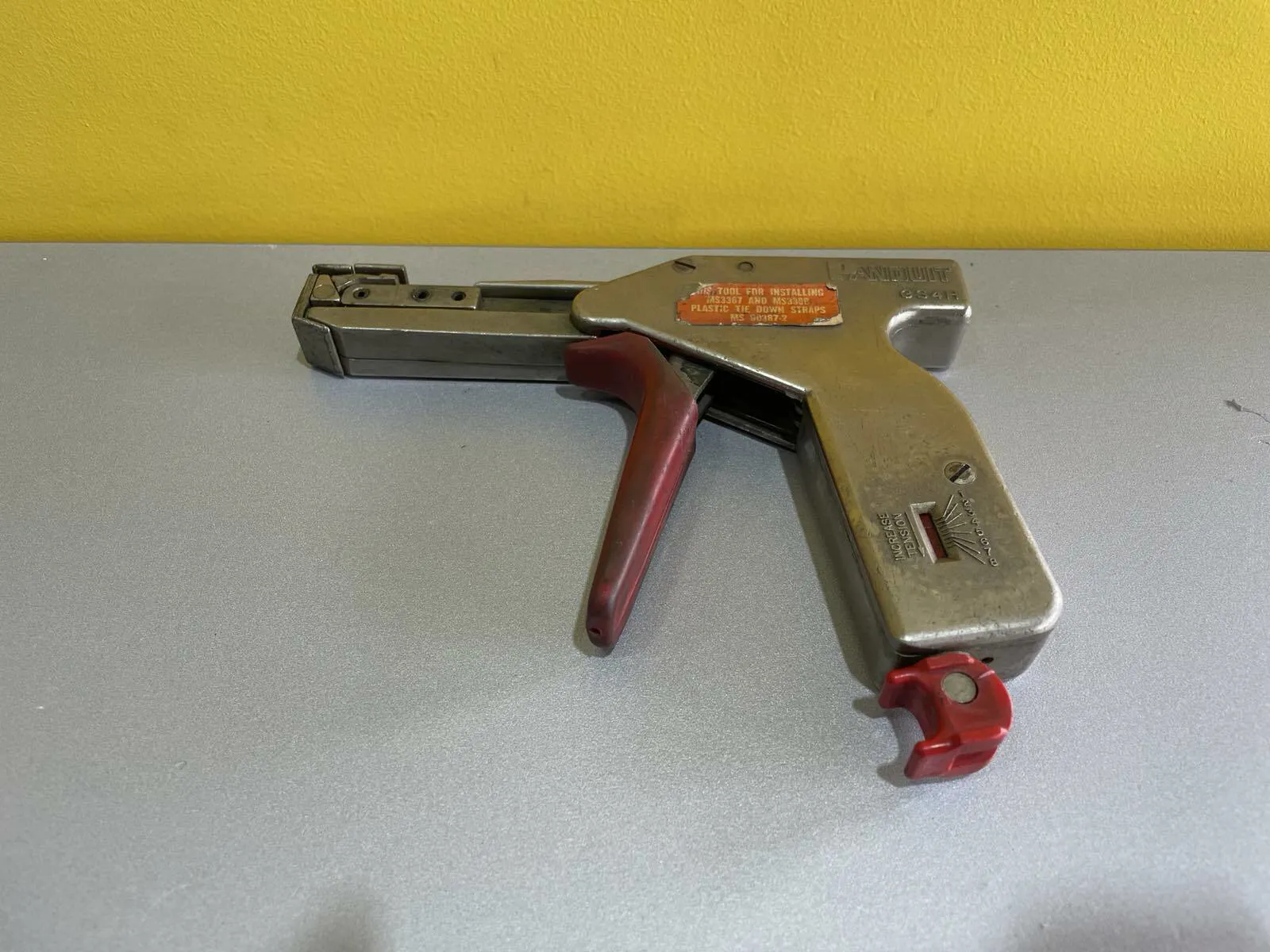 Panduit GS4H Cable Tie Tensioning and Cut-Off Tool - Image 1