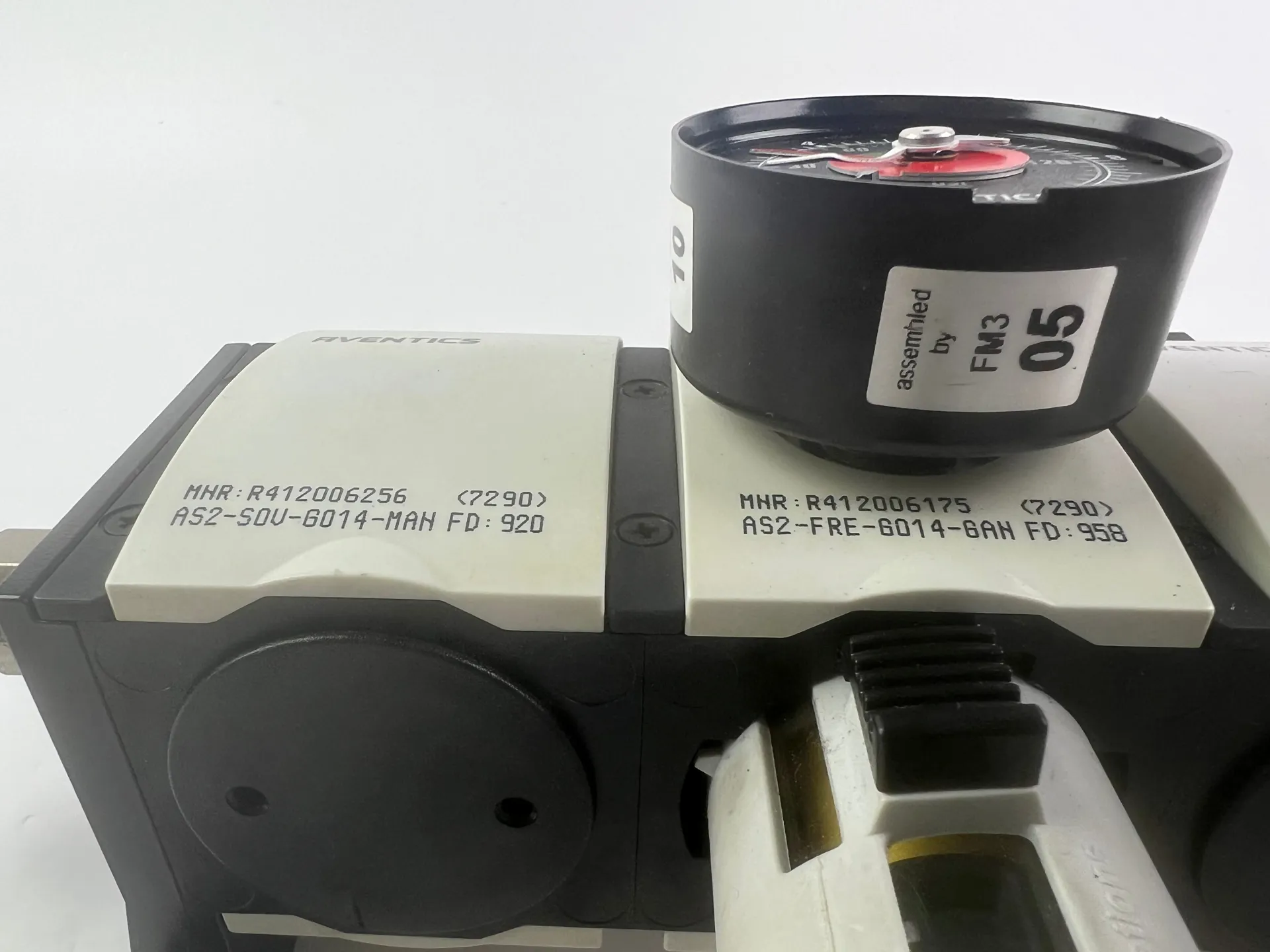 Aventics Pressure Regulating Valves R412006256 R412006175 R412006380 R412006250 + R412010767 + 2x 6,5m Cables - Thumbnail 7