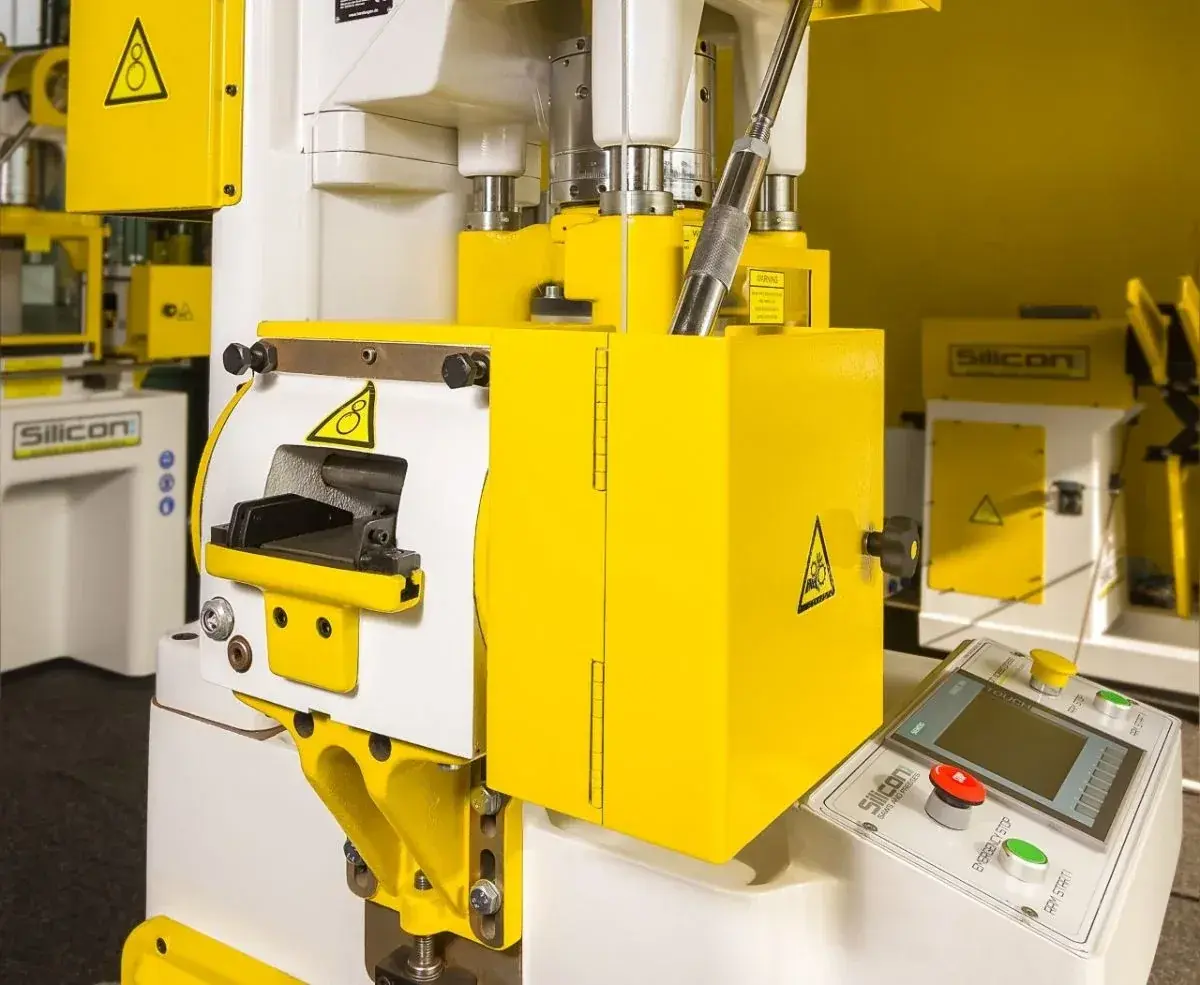 Silicon+ STA 18 High-Speed Automatic Punching Press 180 kN, 100-600 spm - Thumbnail 11