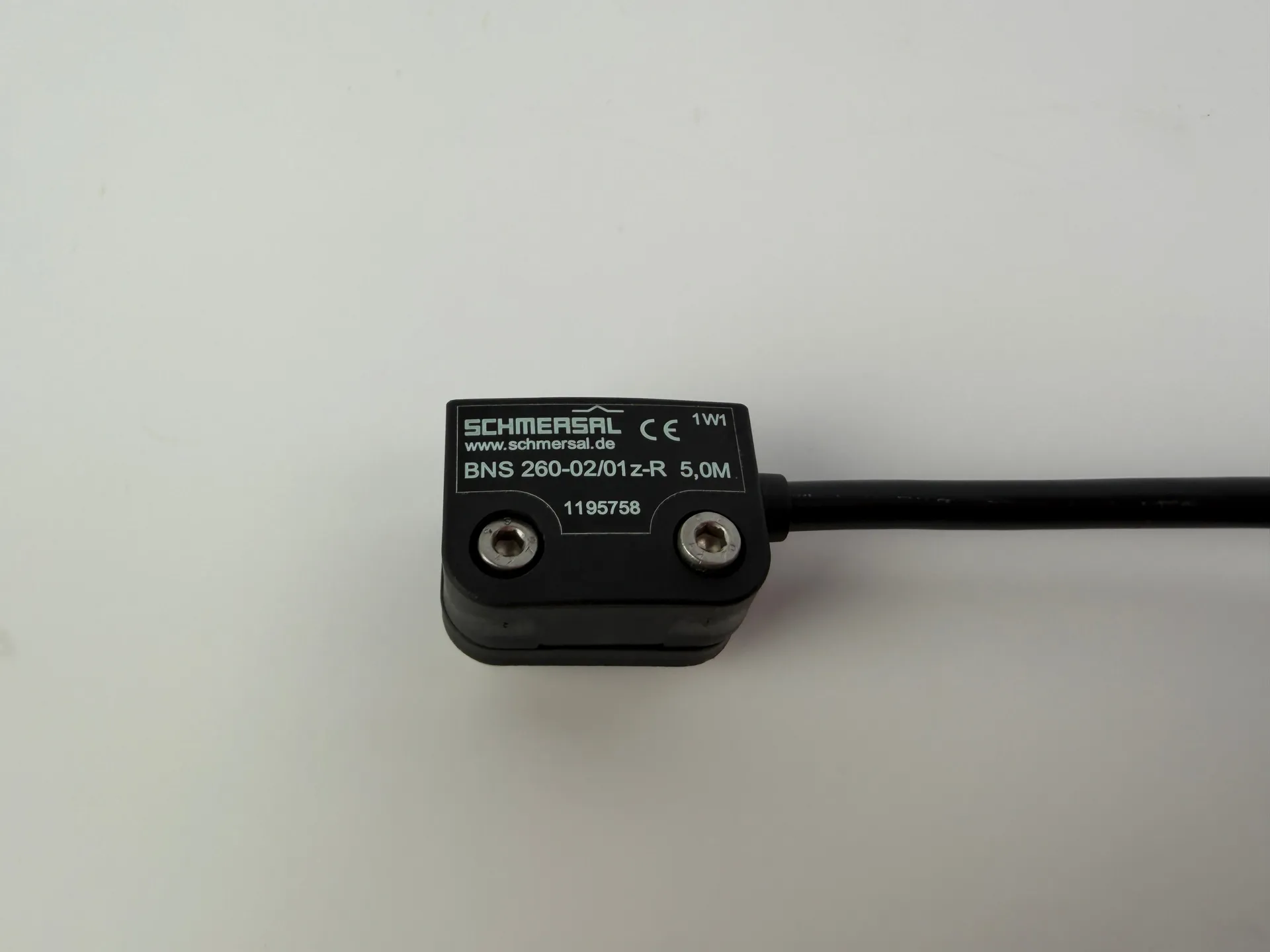 1x SCHMERSAL BNS 260-02/01Z-R Magnetic Safety Sensor Cable 1195758 - Image 1