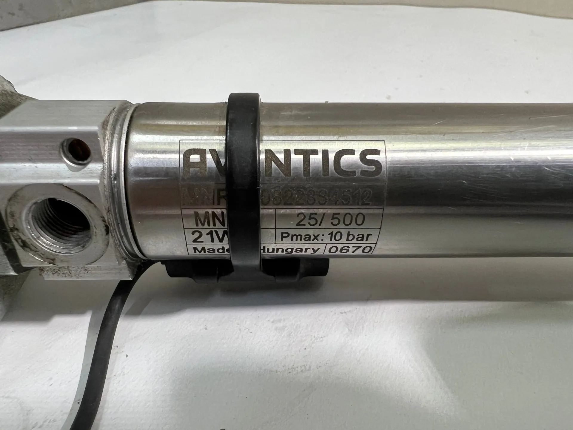 Aventics 0822334512 Pneumatic Cylinder 10Bar with 2 Sensors - Thumbnail 2