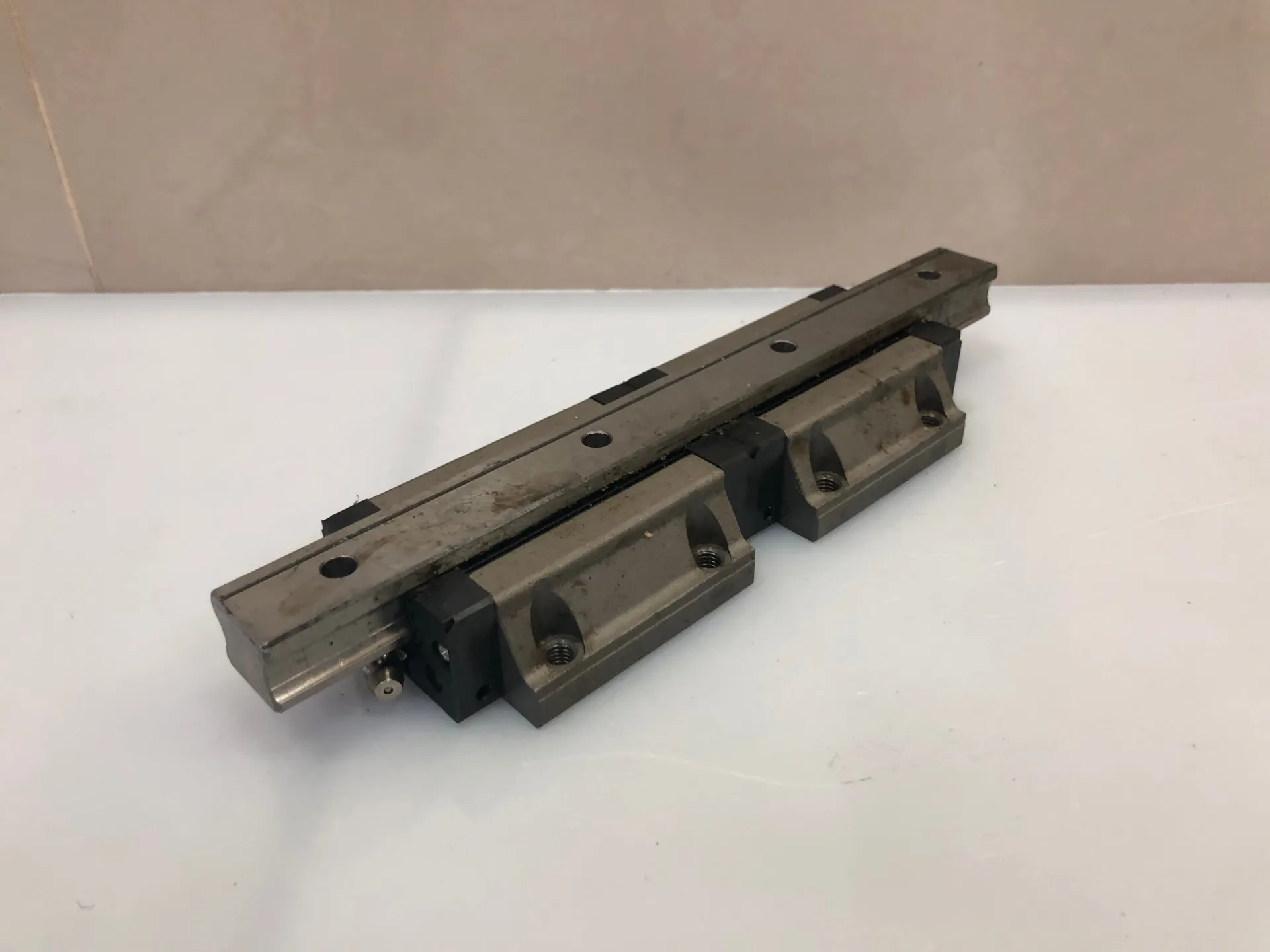 THK SHS20 Linear Guide – 2 SHS20 Bearing Blocks with 220mm Rail - Image 1