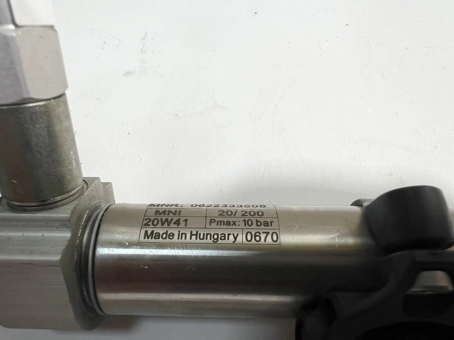 1x Aventics Pneumatic Cylinder 0822333508 10Bar with Sensor & 2m Cable - Thumbnail 5