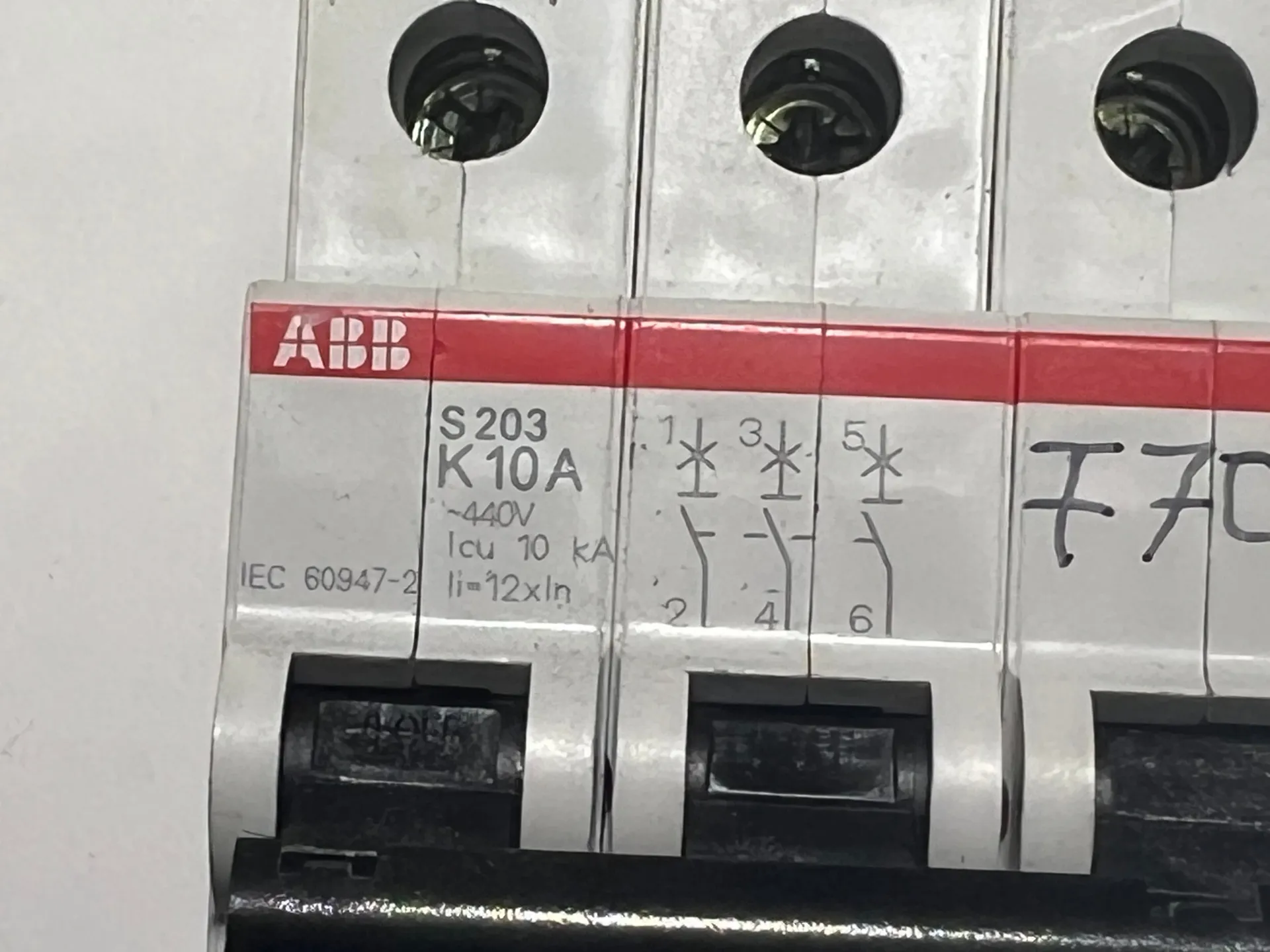 ABB 2CDS253001R0427 S203-K10 Circuit Breaker - Thumbnail 3