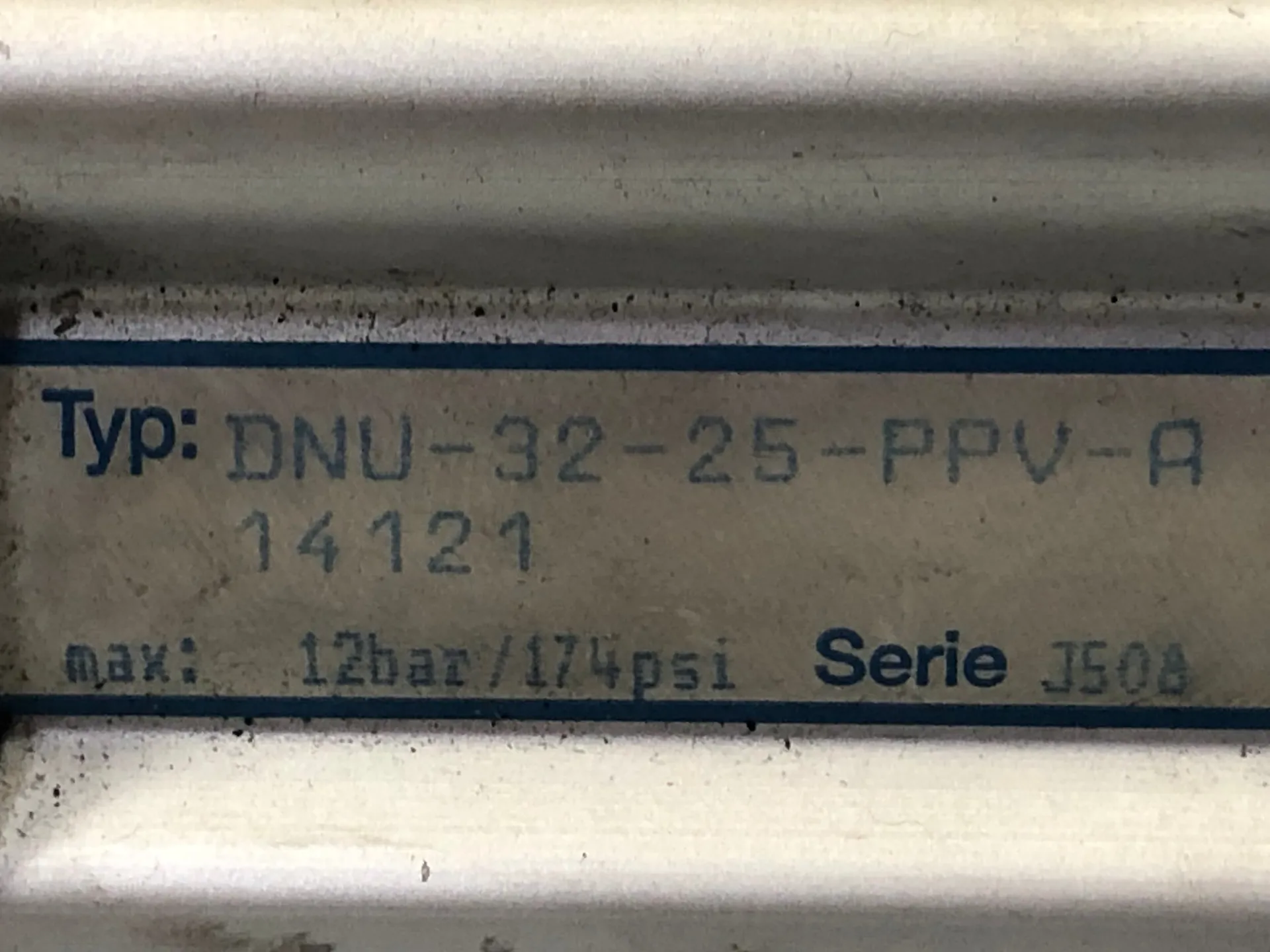 FESTO DNU-32-25-PPV-A 14121 Pneumatic Cylinder – 32mm Bore 25mm Stroke - Thumbnail 3