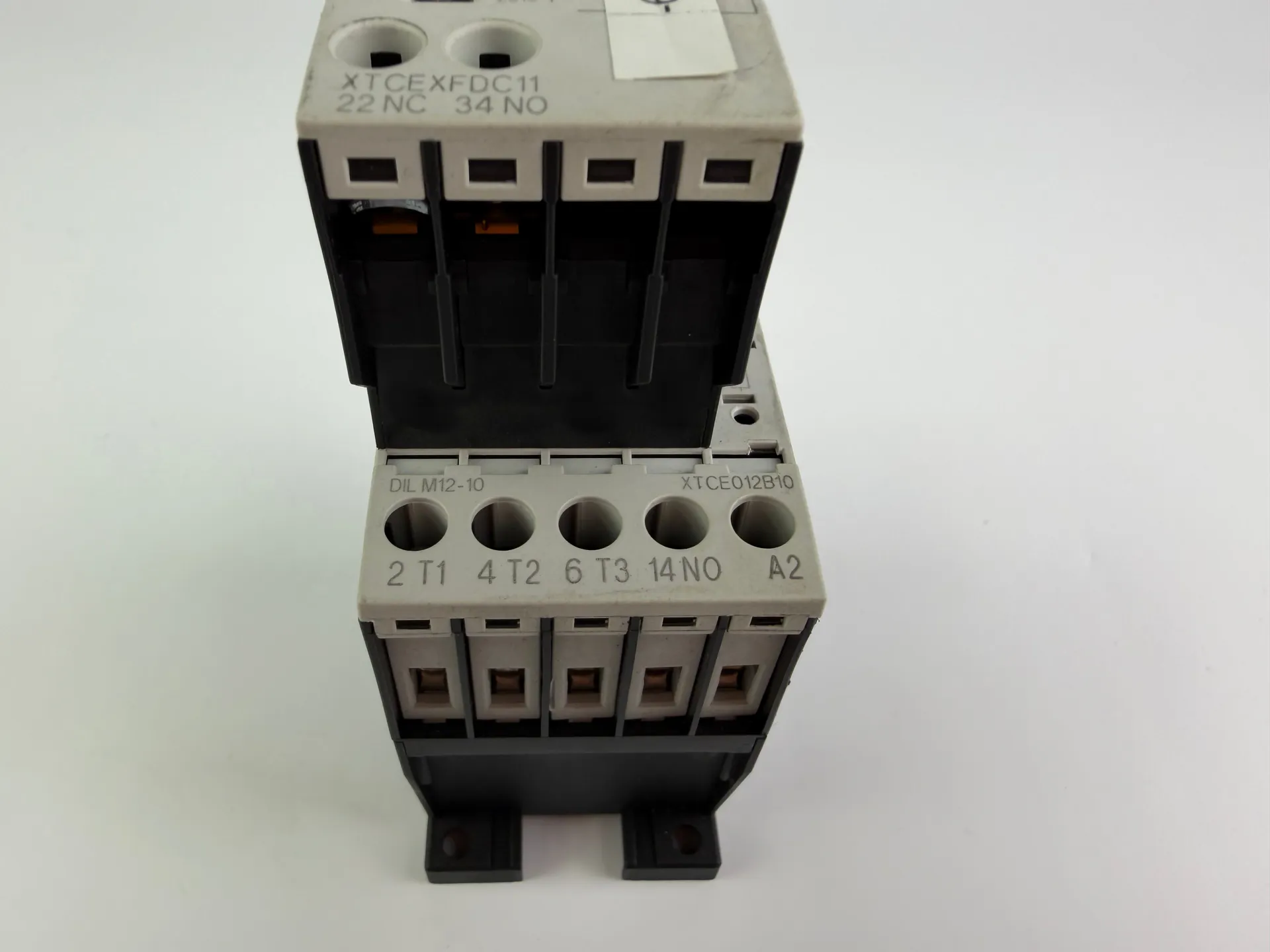 Eaton Moeller XTCE012B10 Contactor + DIL M32-XHI11 Auxiliary Contact Block (21NC / 33NO) - Thumbnail 4