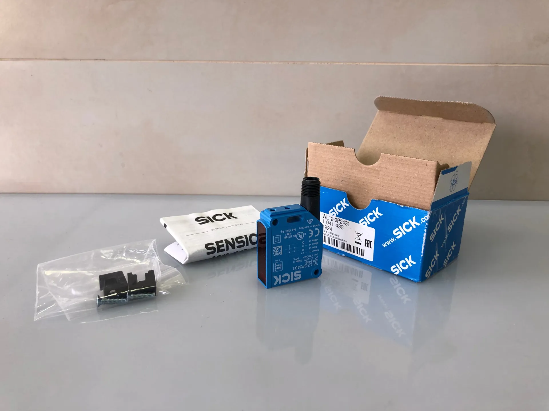 SICK WL12-3P2431 Photoelectric Sensor – Retro-Reflective, PNP, 10–30V DC