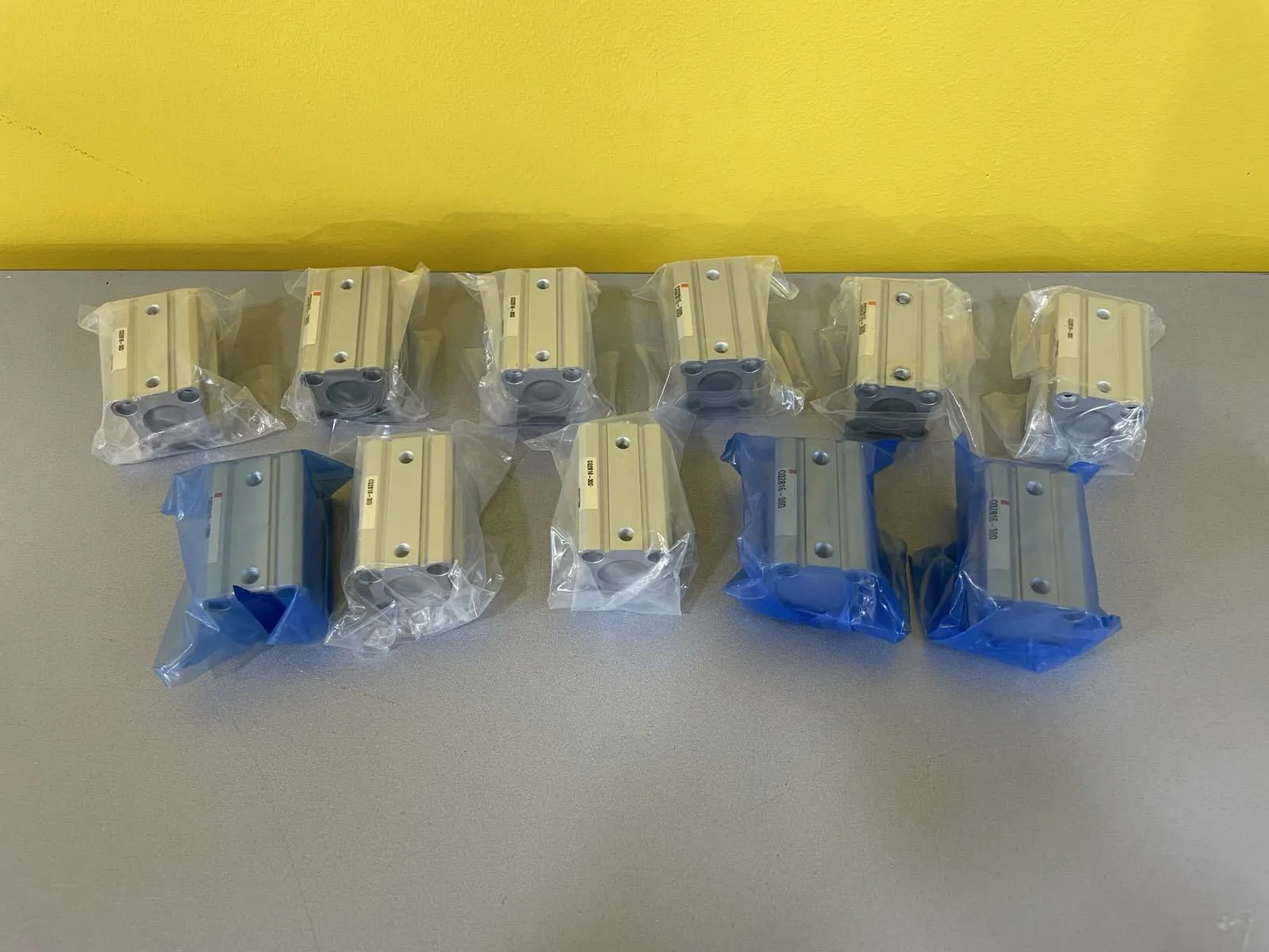 SMC CQ2B16-30D COMPACT CYLINDER - Thumbnail 4