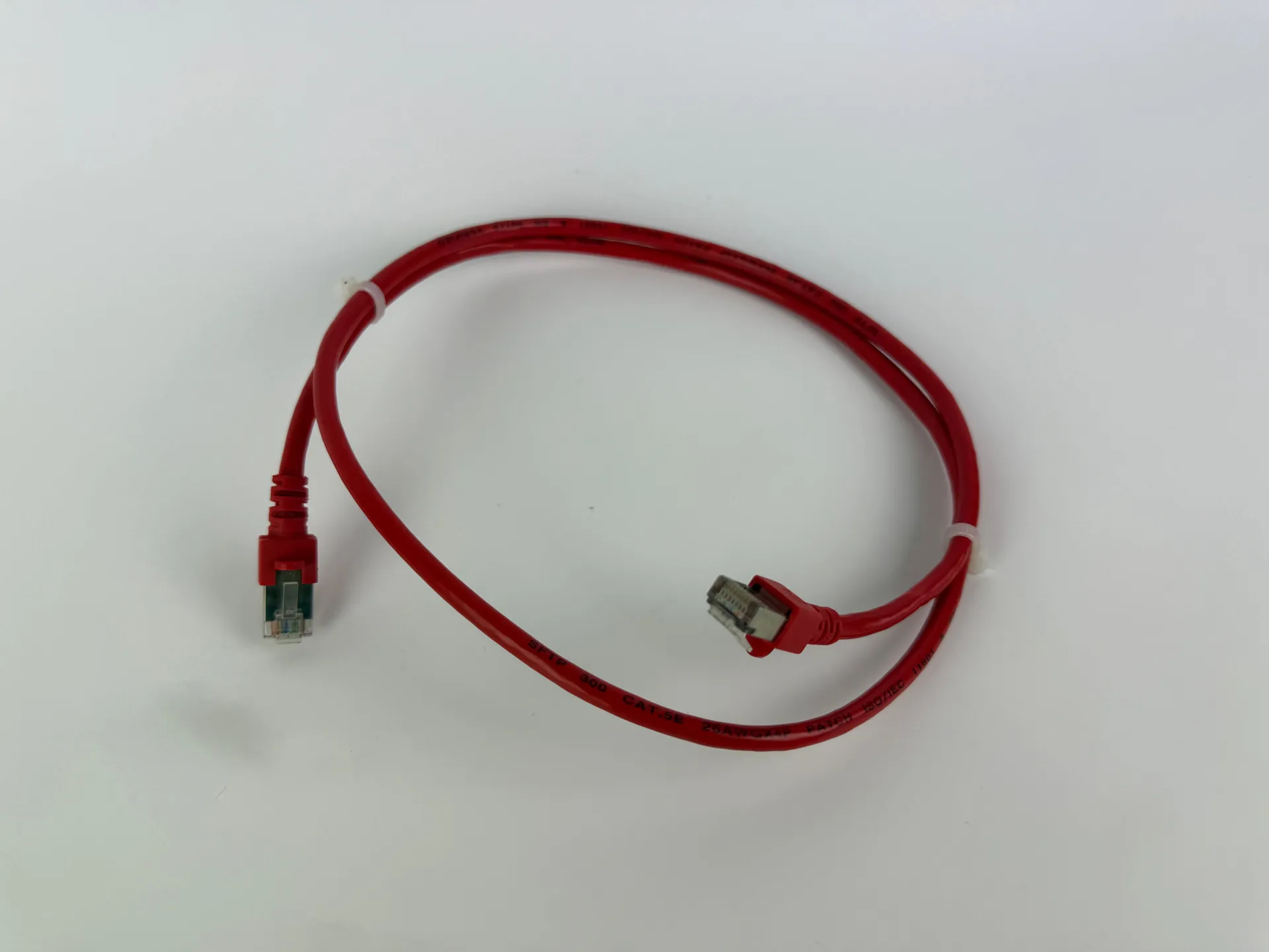 1x CAT5e SFTP Ethernet Patch Cable 1m RJ45 Shielded LAN 26AWG Red - Thumbnail 3
