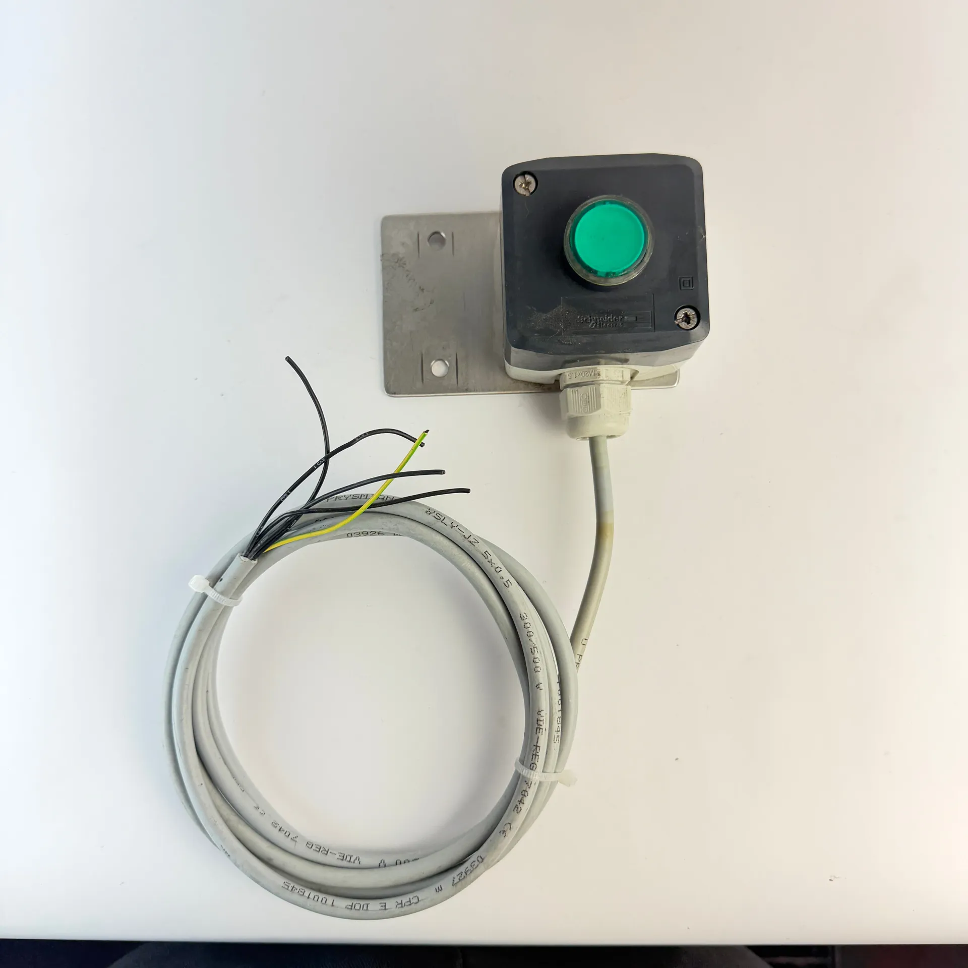 Lot of 3 Schneider Electric XAL Green Illuminated Push Button Stations with Cables - Thumbnail 2