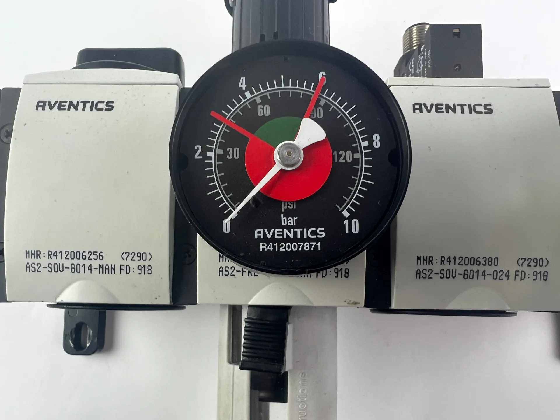 Aventics Pressure Regulating Valves R412006256 R412006175 R412006380 R412006250 + R412010767 + 2 Cables 230cm - Thumbnail 4