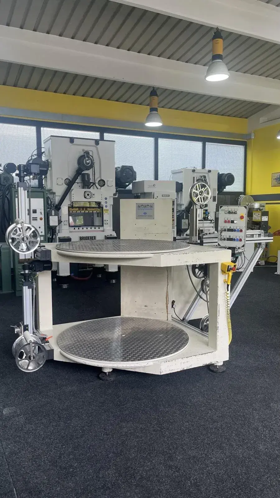 NOXON DPH 1400 Double Pallet Horizontal Decoiler 3000 kg