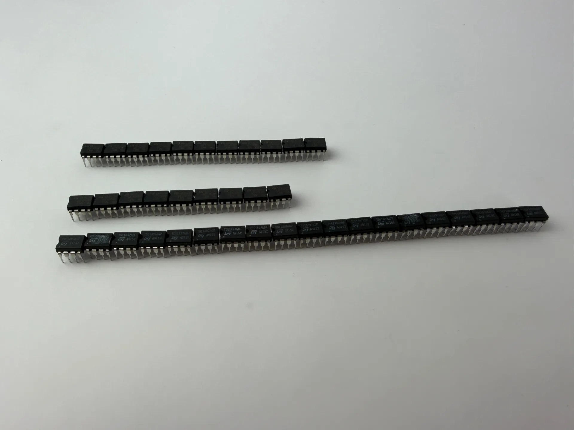 STMicroelectronics Intelligent Power Switch IC Lot 39pcs – 11x R602 1897RDP, 9x R604 1897RDP, 19x TDE1897ADP - Thumbnail 9