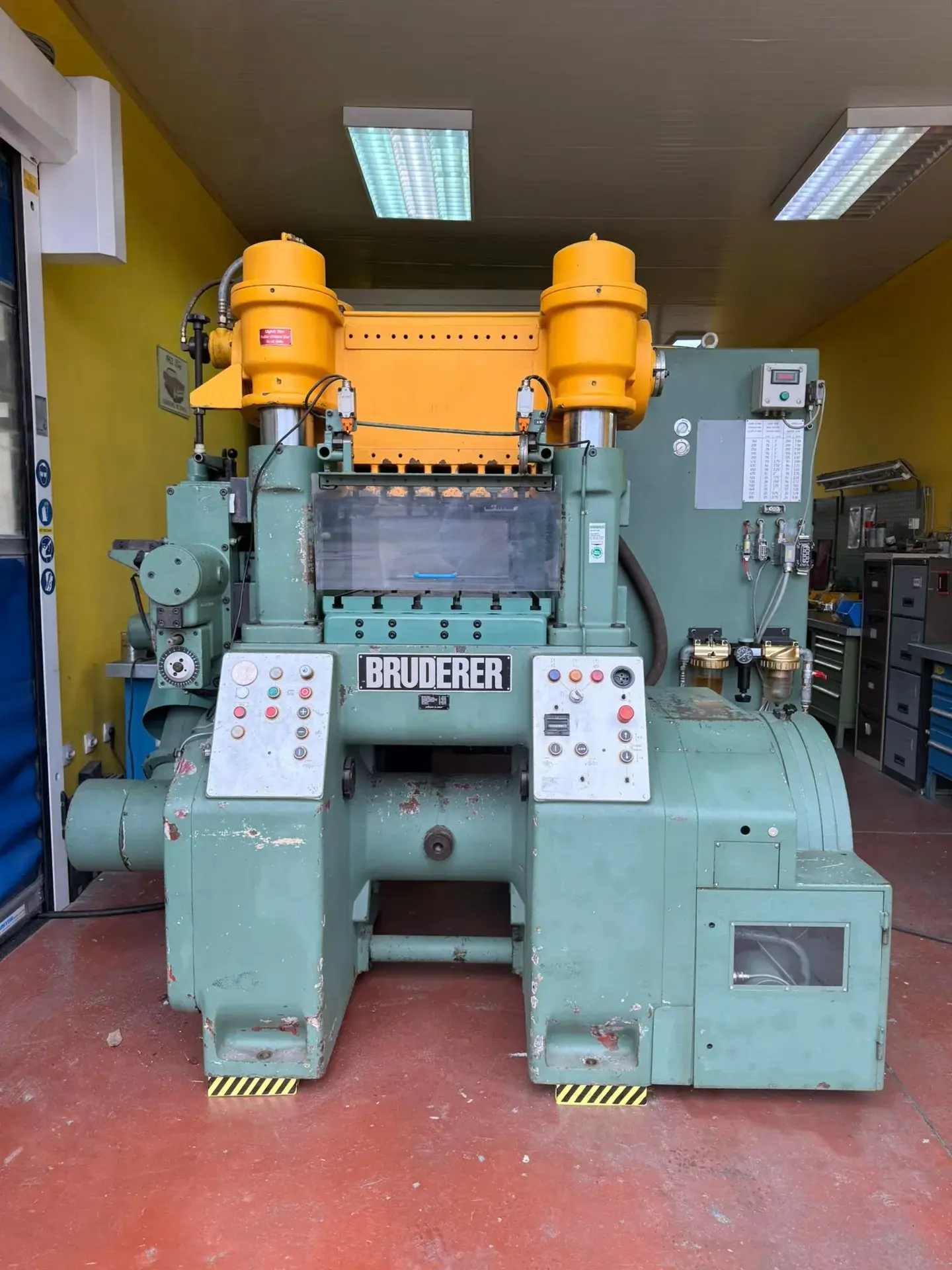 Bruderer BSTA 60 High-Speed Stamping Press 600 kN with BBV 300 Feeder - Thumbnail 2