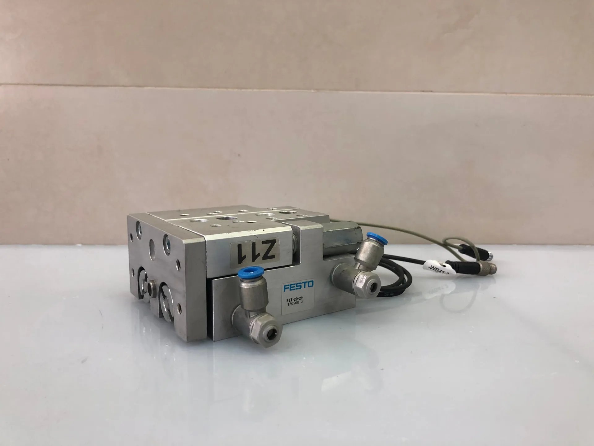 FESTO SLT-20-20-P-A 170568 Mini Pneumatic Slide - Image 1