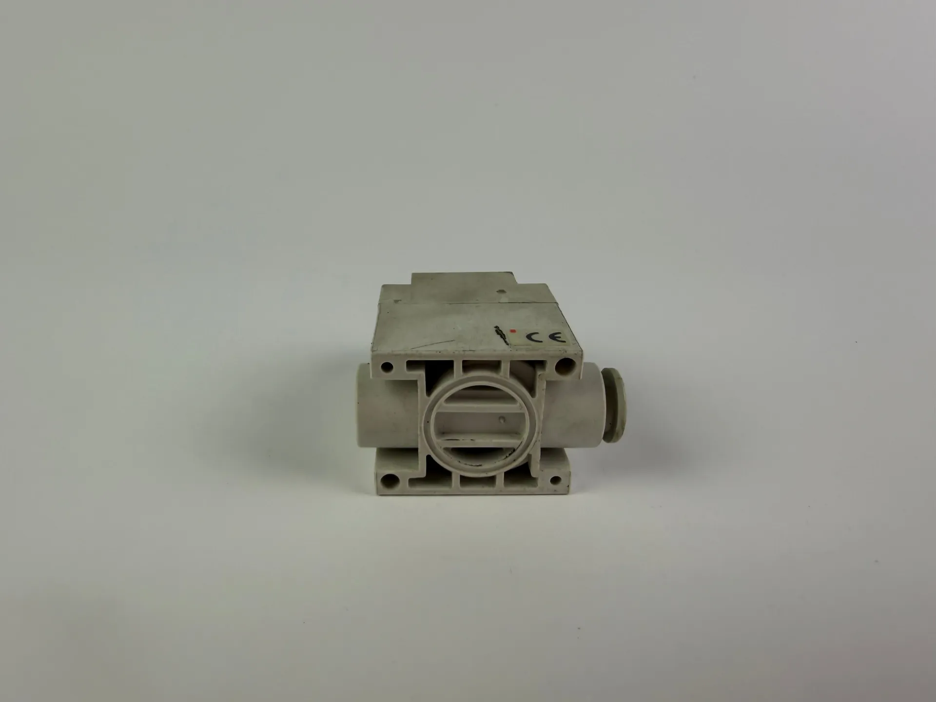 SMC VQ21M1-5YO-C8-Q Solenoid Valve 24VDC 0.01–0.6 MPa Compact Manifold Type - Thumbnail 3