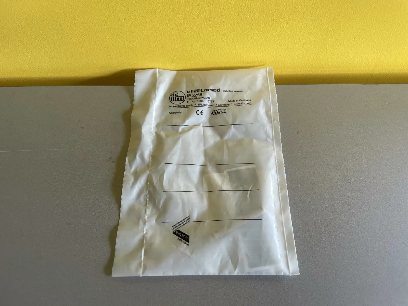 ifm Electronic IE5258 Inductive sensor - Thumbnail 2