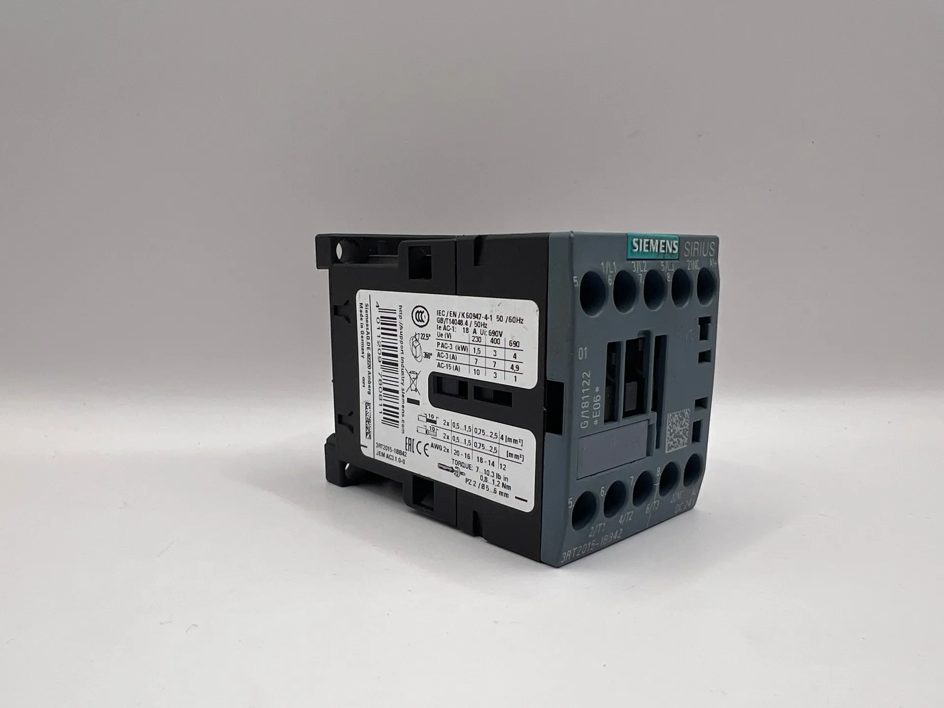Siemens SIRIUS 3RT2015-1BB42 Contactor 24V AC Coil 3-Pole 7A - Image 1