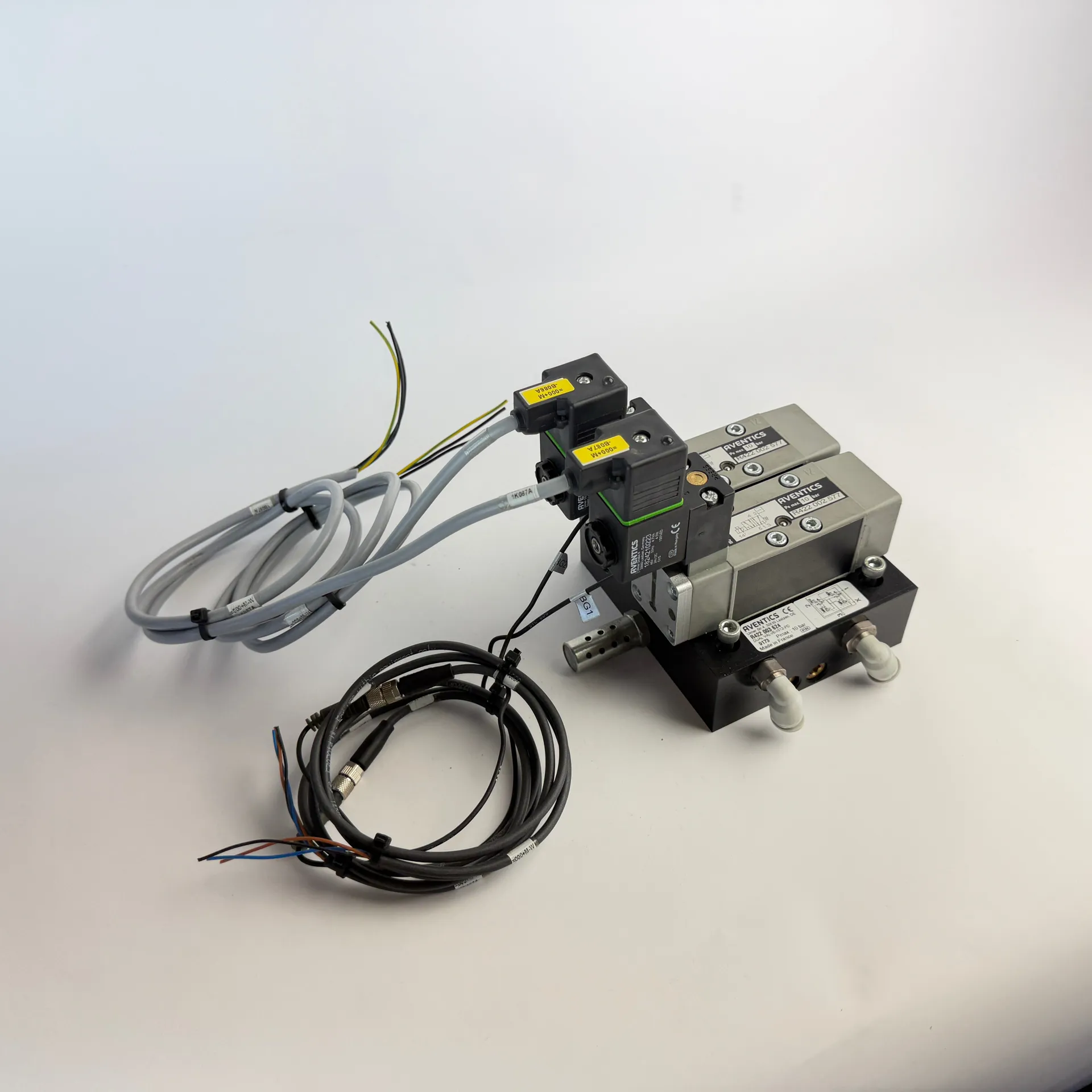 AVENTICS Dual 5/2 Directional Valve R422 002 577 w/ Island R422 003 624 Sensors Coils - Thumbnail 8