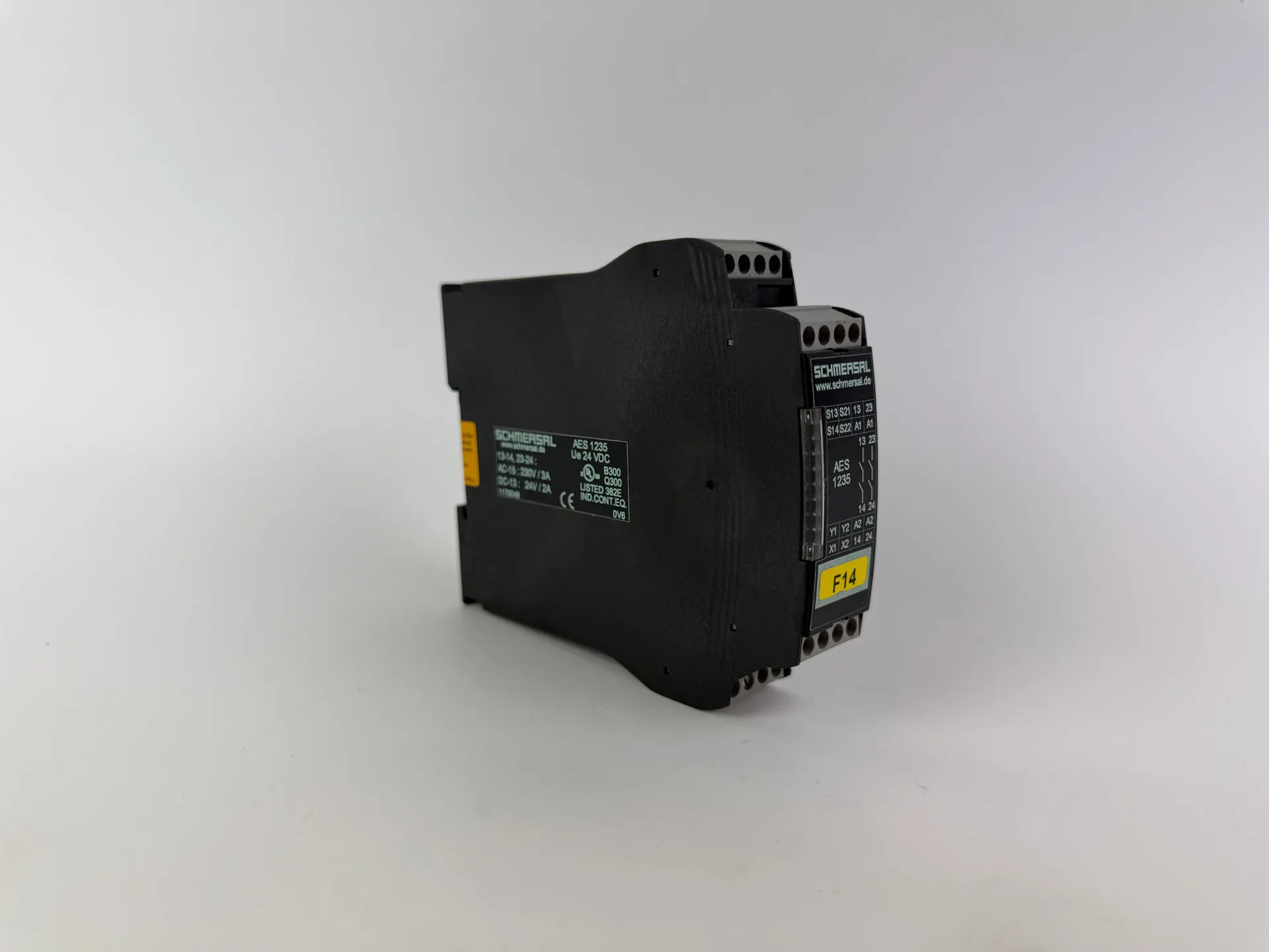 1x Schmersal AES 1235 Safety Monitoring Module 24VDC (B300 / Q300) - Image 1
