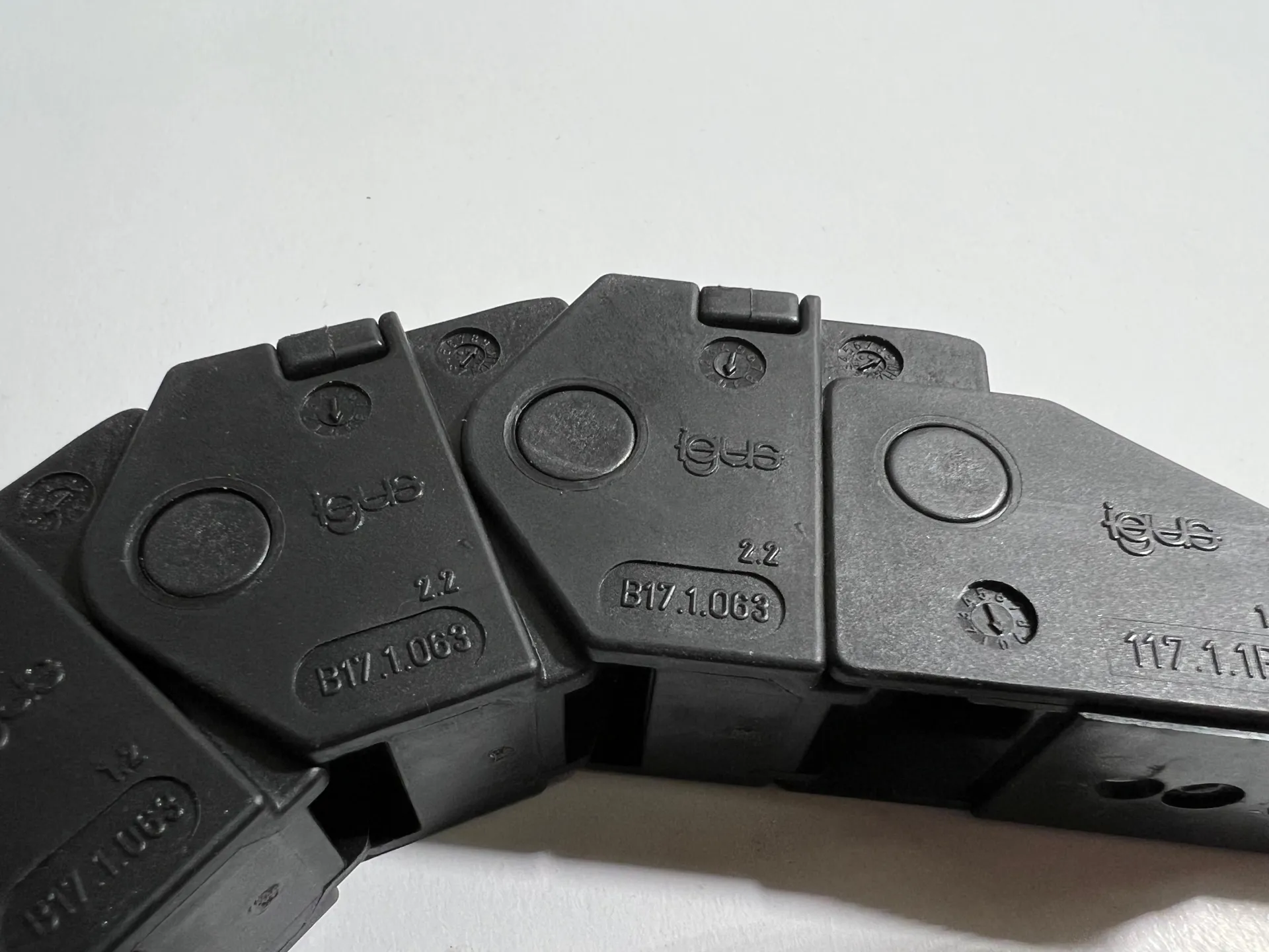 Igus B17.1.063 Energy Chain Cable Carrier – Lot of 14 Pieces - Thumbnail 2
