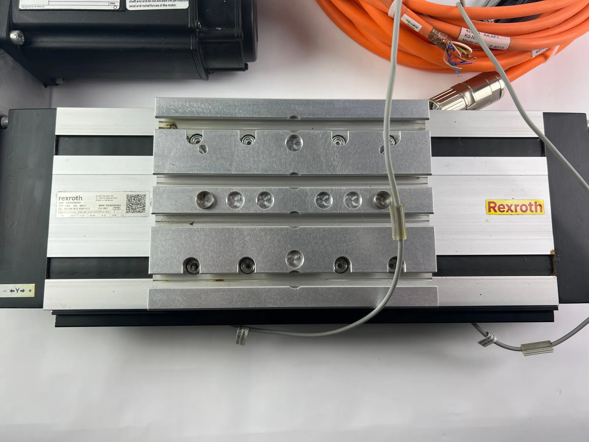Rexroth R030520403 CKK-145-NNG1 Compact Module + R911306060 MSK040C-0600-NN-M1-UG0-NNNN Motor + 2 Cables + Sensors - Thumbnail 3