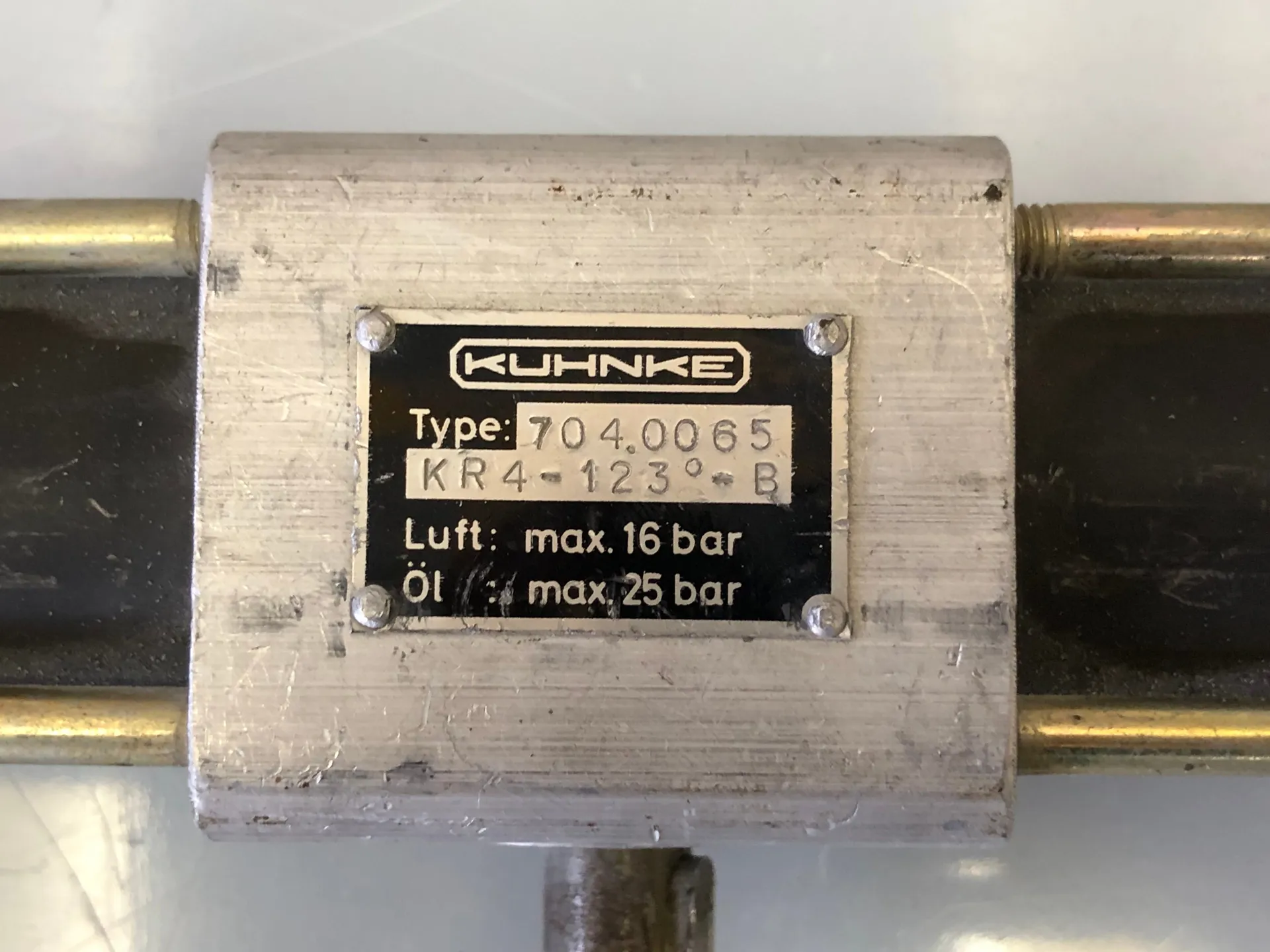 KUHNKE KR 4‑123GRAD‑B Rotary Actuator Drehantrieb