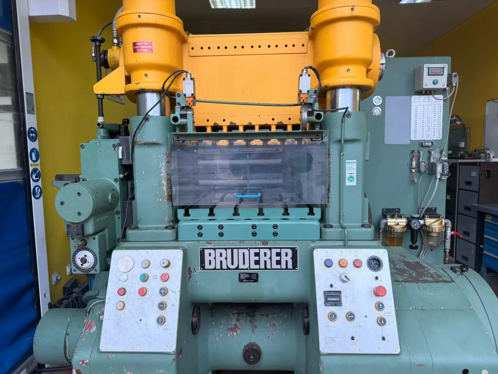 Bruderer BSTA 60 High-Speed Stamping Press 600 kN with BBV 300 Feeder - Thumbnail 5