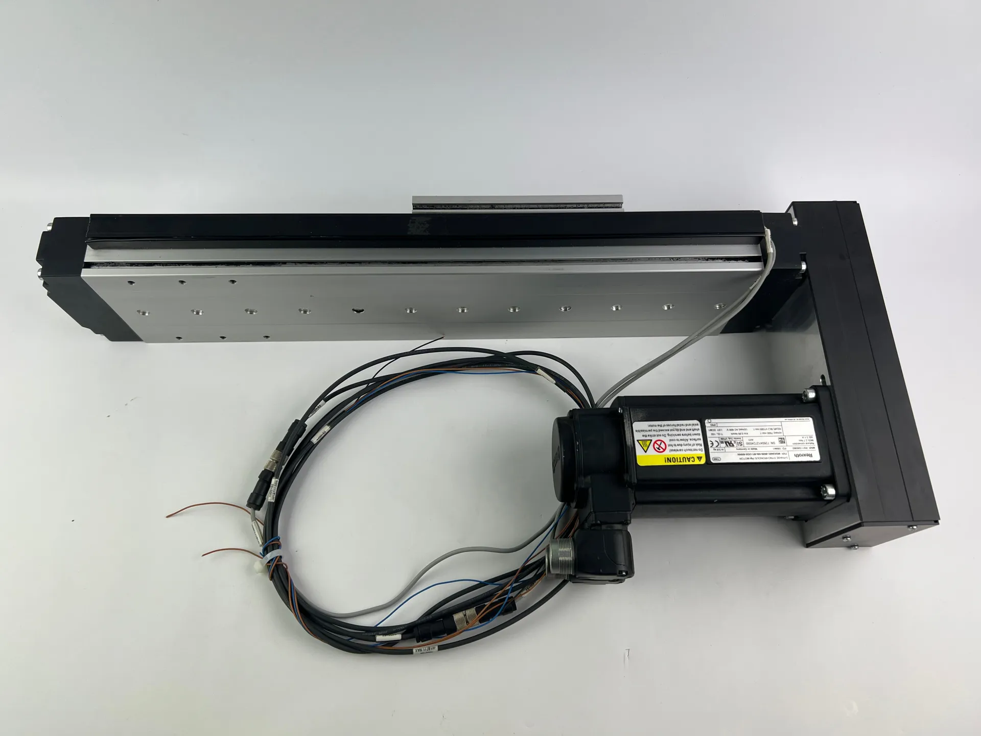 Rexroth R030513265 CKK-110-NNG1 Compact Module + R911306060 MSK040C-0600-NN-M1-UG0-NNNN Motor + 2 Cables + 2 Sensors - Thumbnail 3