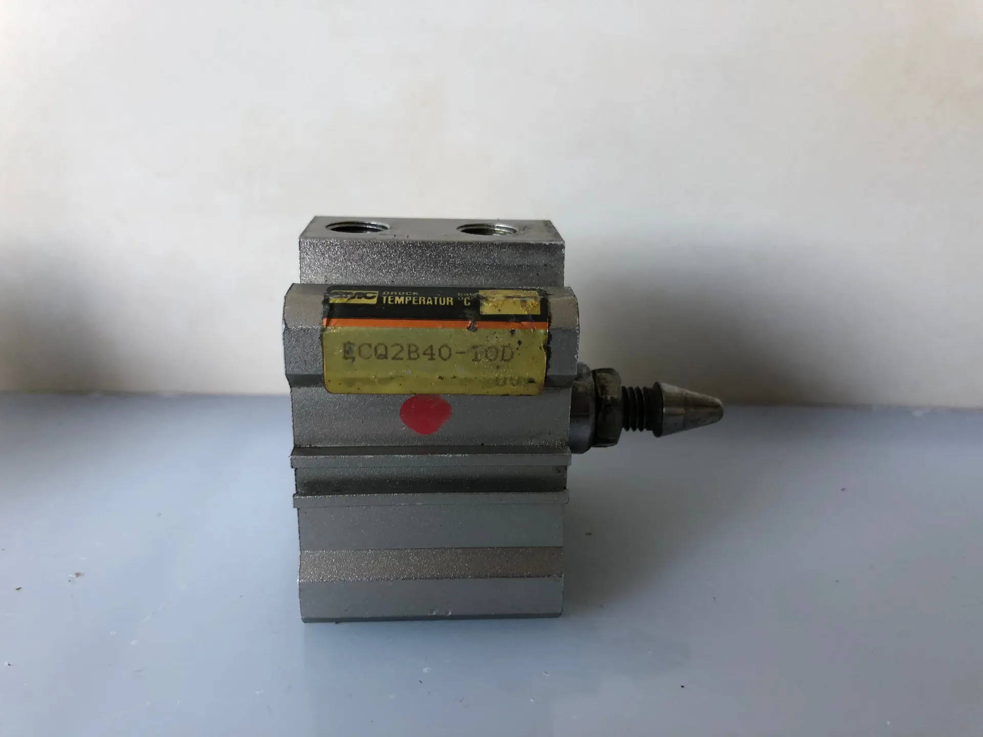 1x SMC ECQ2B40-10D Pneumatic Cylinder – Compact - Thumbnail 3